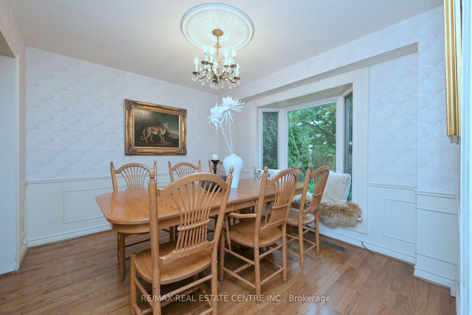 Photo 10 of 22 Horton Crescent, Brampton, Central Park — HOMEH