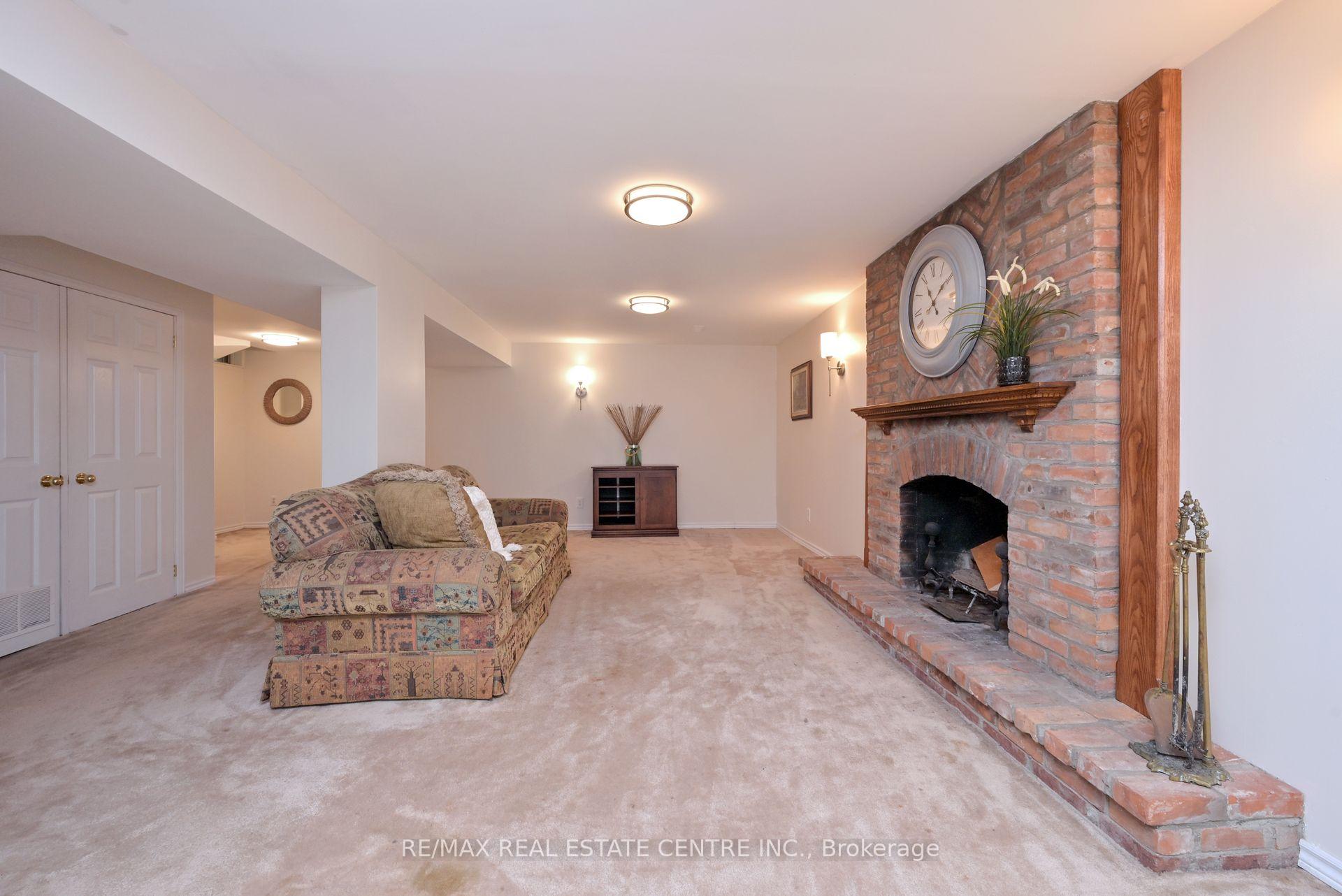 Photo 27 of 22 Horton Crescent, Brampton, Central Park — HOMEH