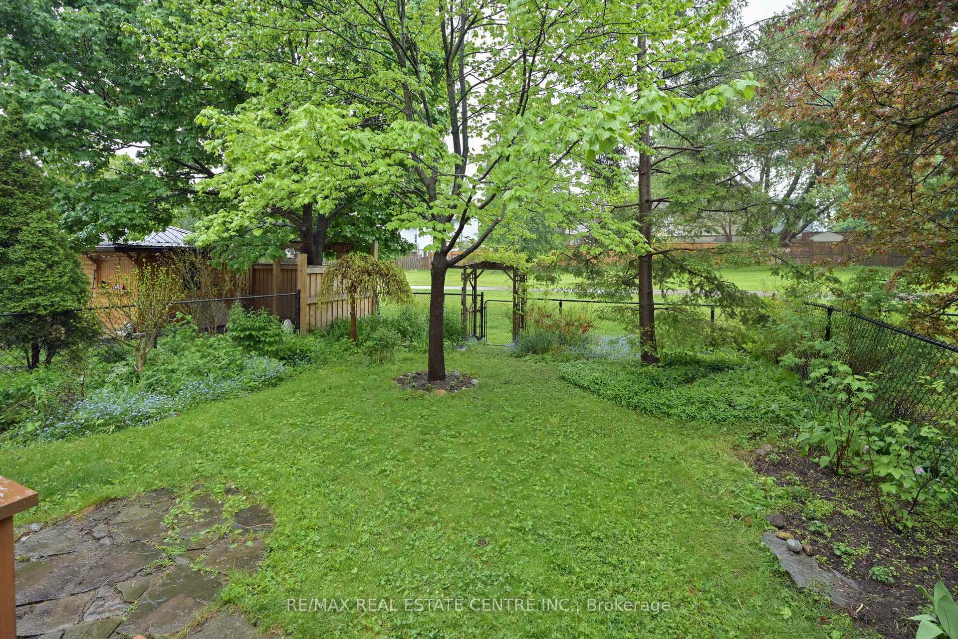 Photo 32 of 22 Horton Crescent, Brampton, Central Park — HOMEH