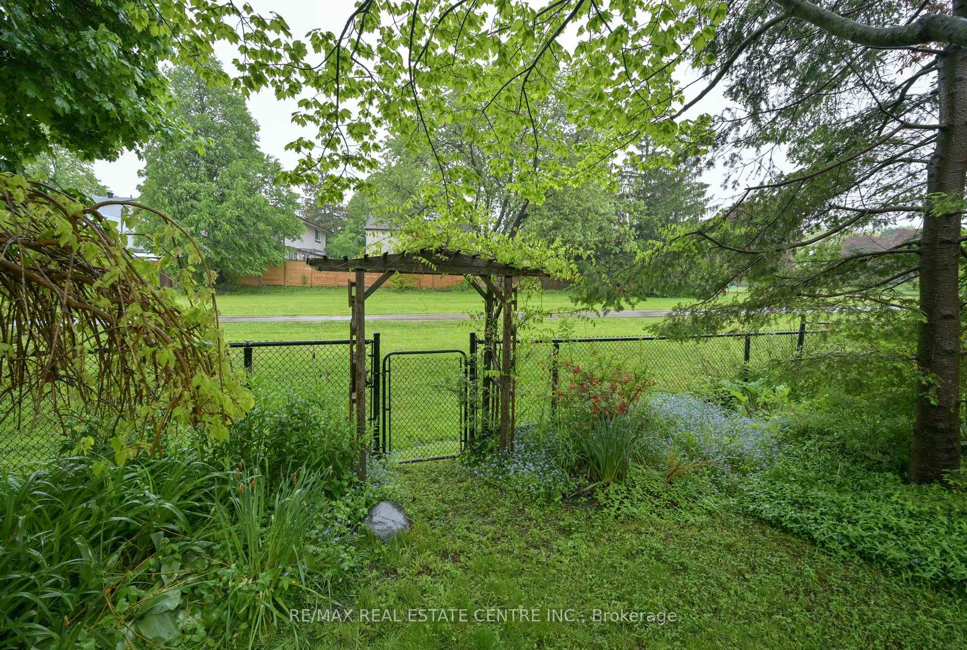 Photo 34 of 22 Horton Crescent, Brampton, Central Park — HOMEH