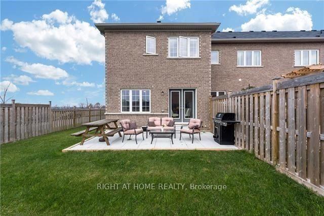 Photo 2 of 23 Snelgrove Crescent, Barrie, Sunnidale — HOMEH