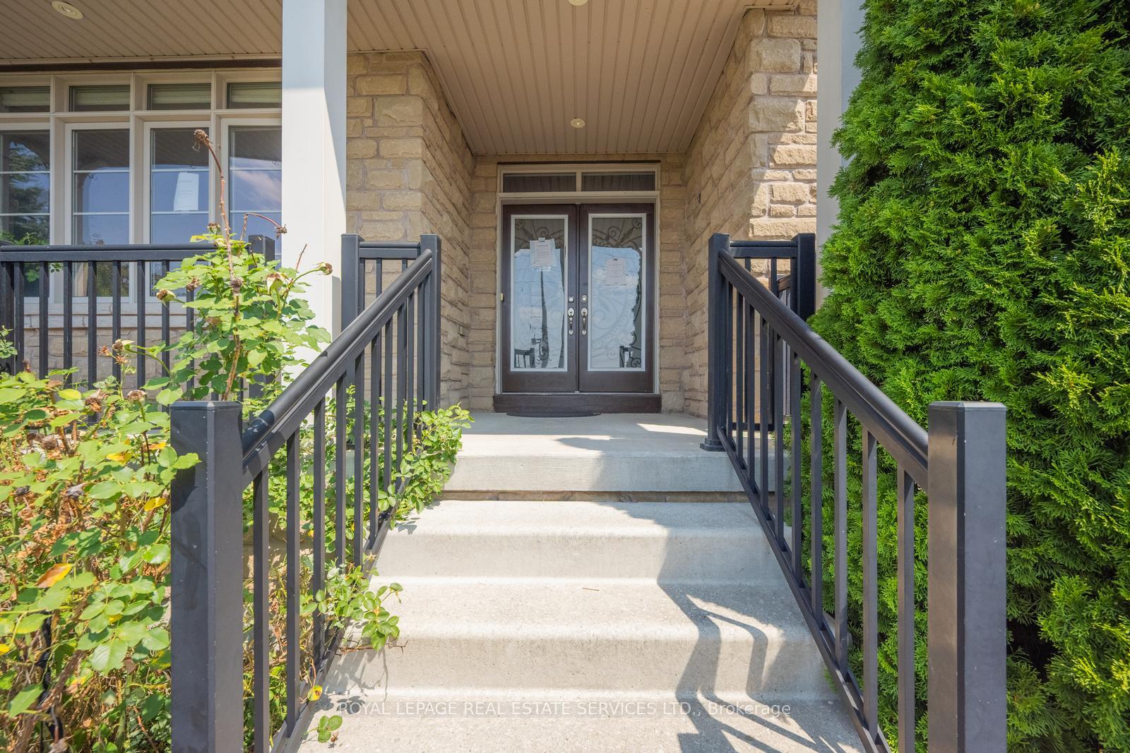 Photo 3 of 2 Riverstone Drive, Brampton, Bram East — HOMEH