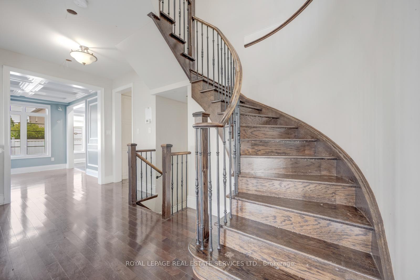 Photo 10 of 2 Riverstone Drive, Brampton, Bram East — HOMEH