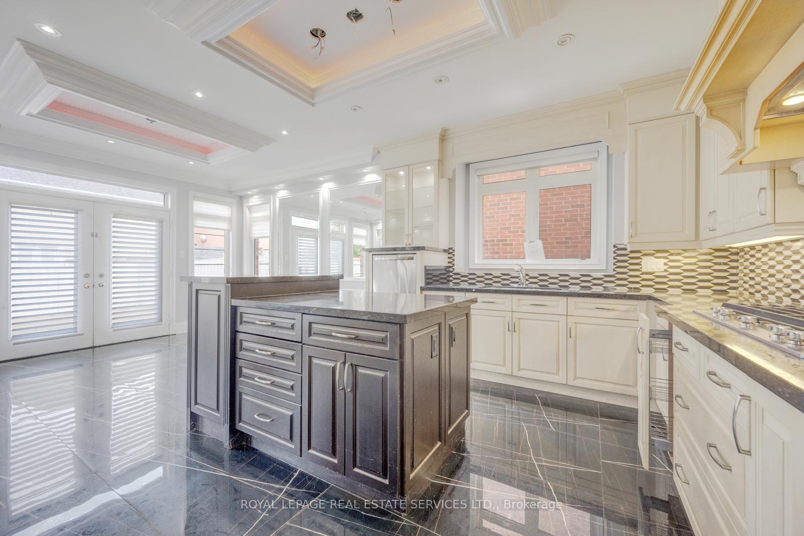 Photo 16 of 2 Riverstone Drive, Brampton, Bram East — HOMEH