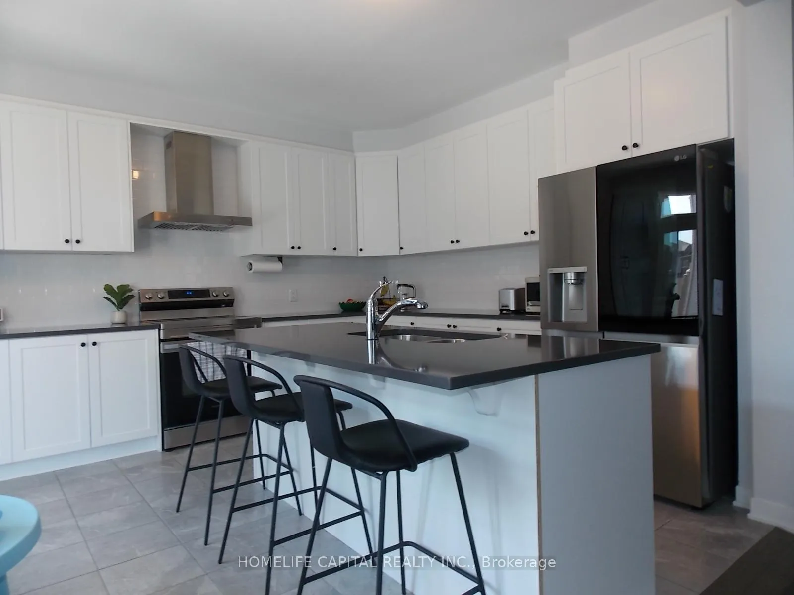 Photo 4 of 809 Derreen Avenue, Ottawa, Stittsville (North) — HOMEH
