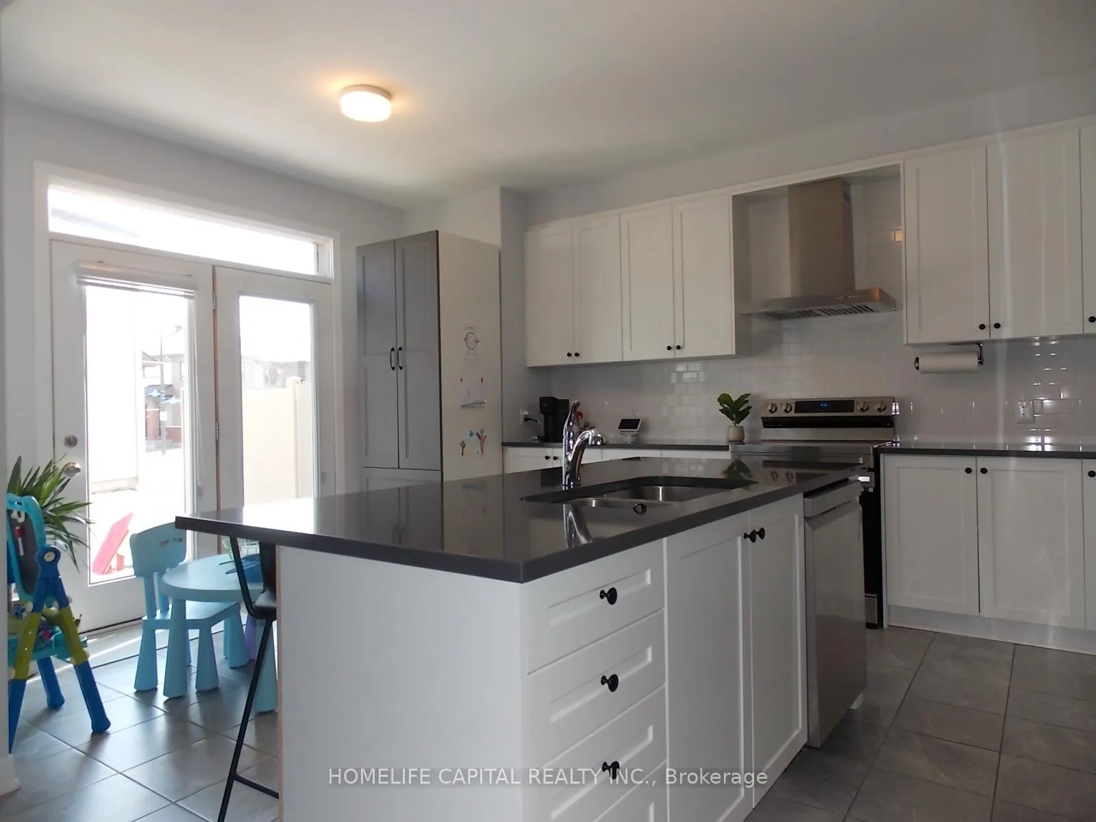 Photo 5 of 809 Derreen Avenue, Ottawa, Stittsville (North) — HOMEH