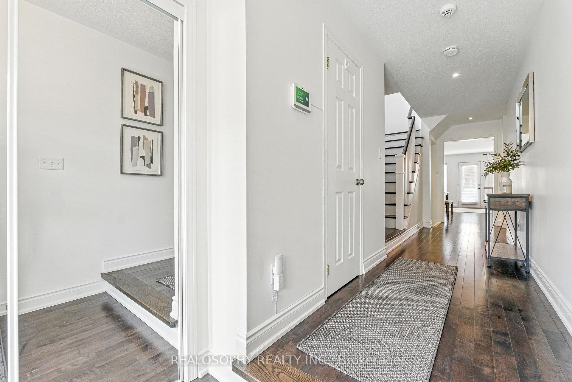 Photo 4 of 43 Humphrey Street, Hamilton, Waterdown — HOMEH