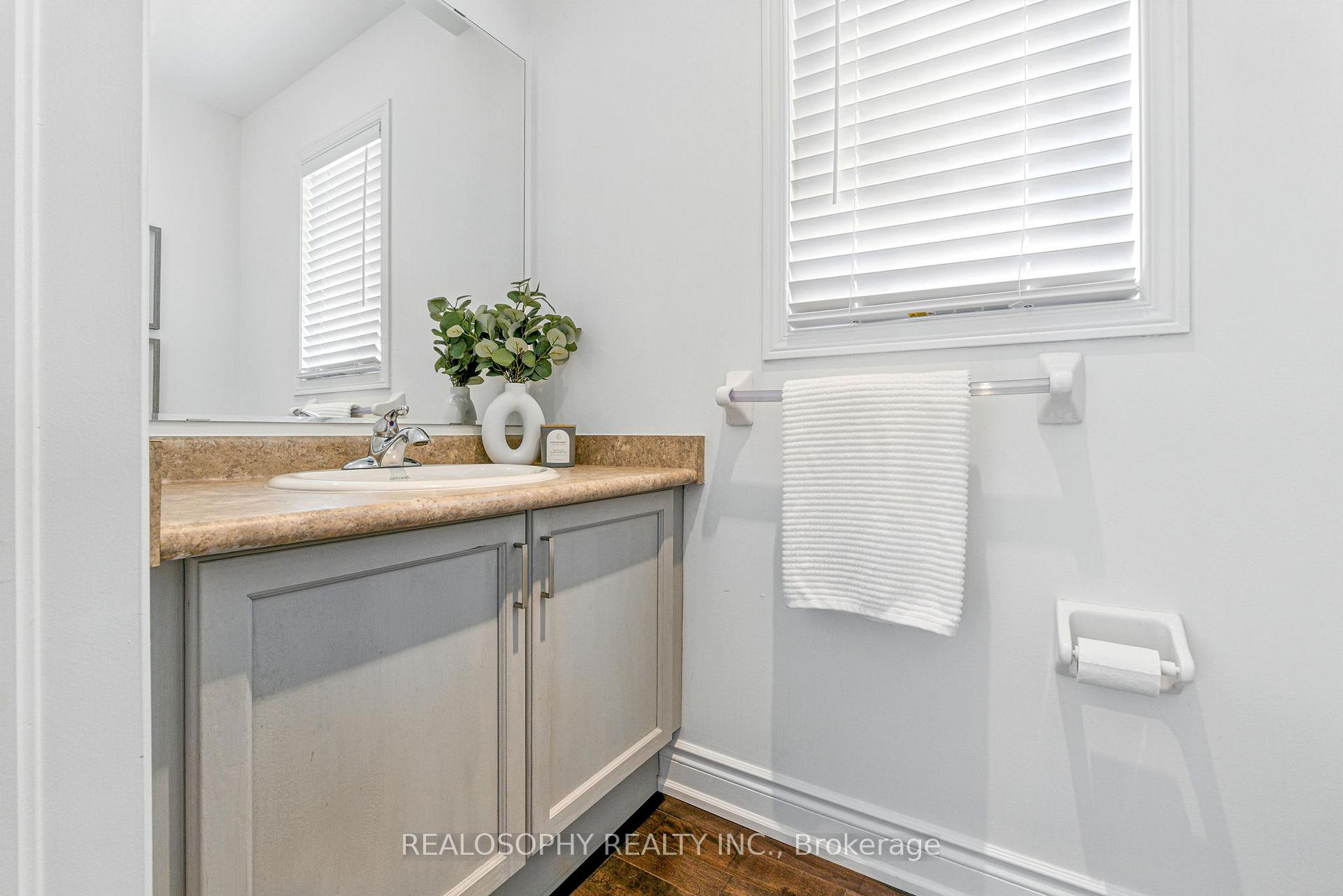 Photo 17 of 43 Humphrey Street, Hamilton, Waterdown — HOMEH