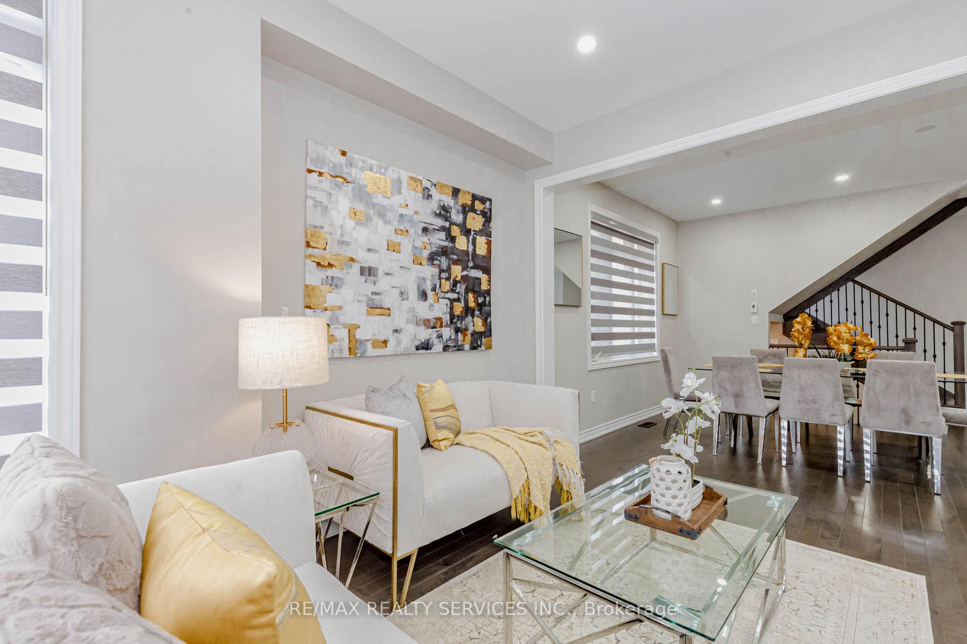 Photo 2 of 48 Puffin Crescent, Brampton, Sandringham-Wellington North — HOMEH