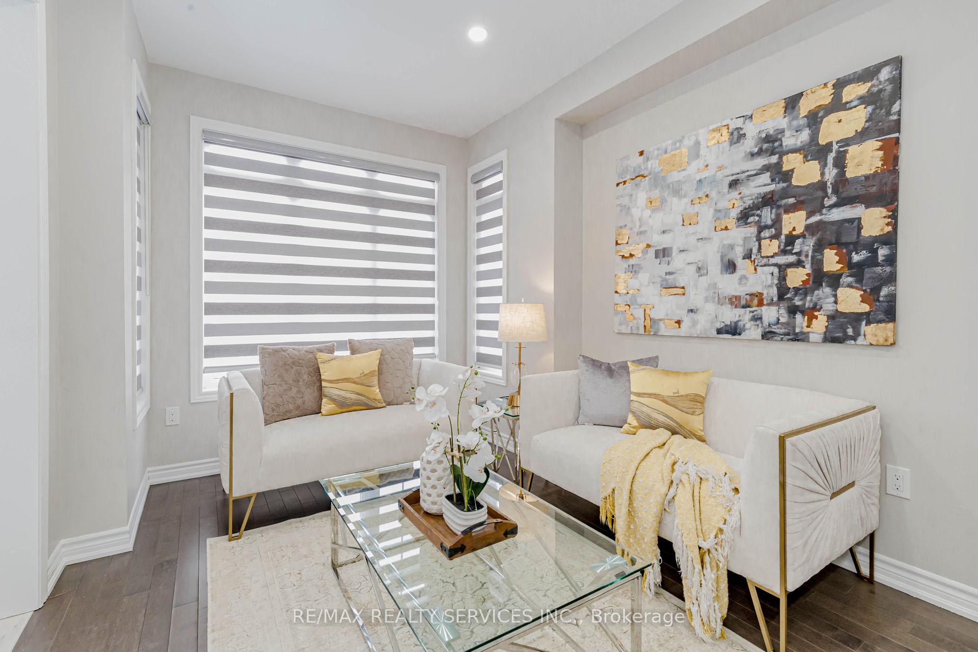 Photo 4 of 48 Puffin Crescent, Brampton, Sandringham-Wellington North — HOMEH
