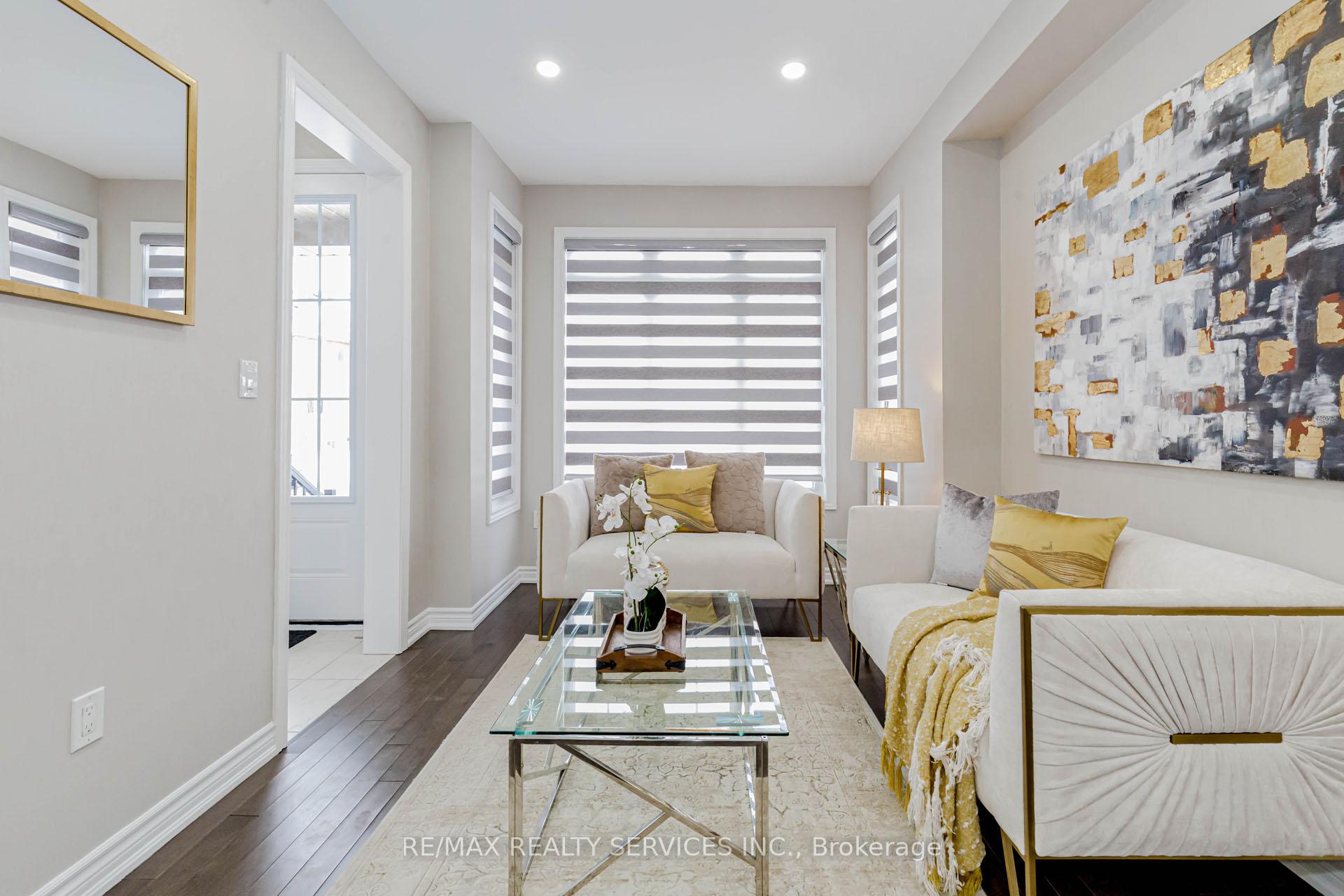 Photo 5 of 48 Puffin Crescent, Brampton, Sandringham-Wellington North — HOMEH