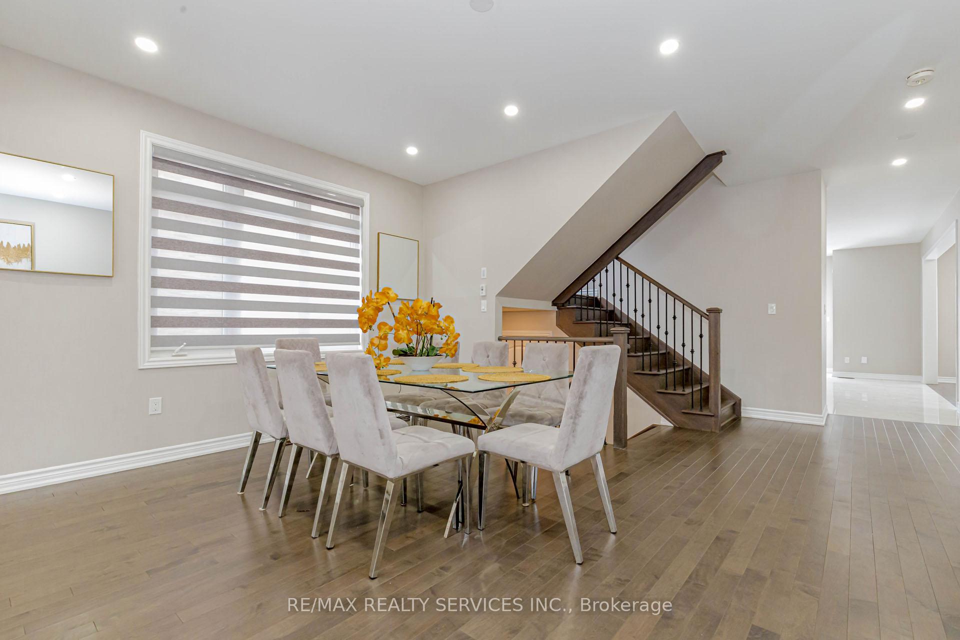 Photo 10 of 48 Puffin Crescent, Brampton, Sandringham-Wellington North — HOMEH