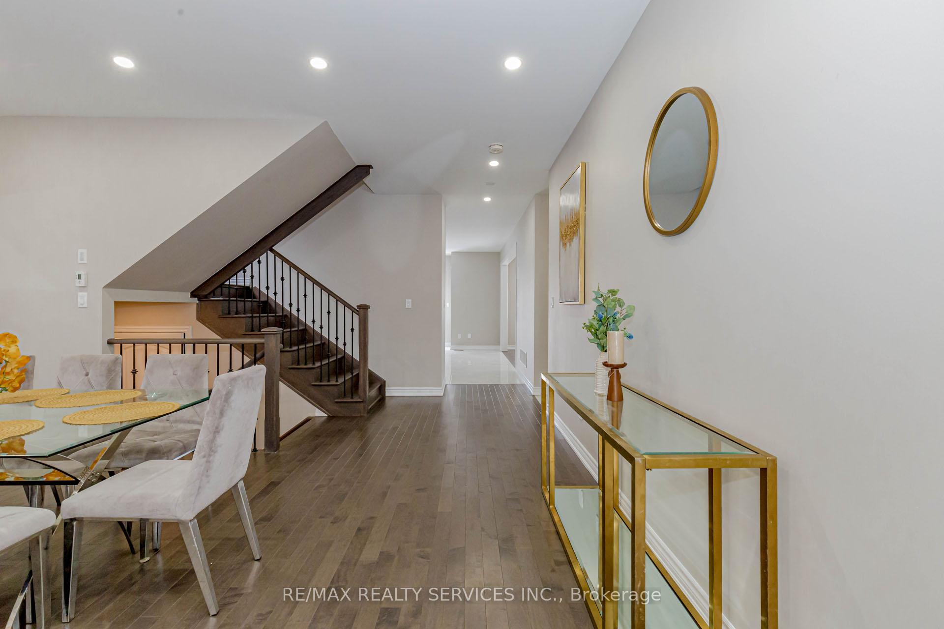 Photo 12 of 48 Puffin Crescent, Brampton, Sandringham-Wellington North — HOMEH