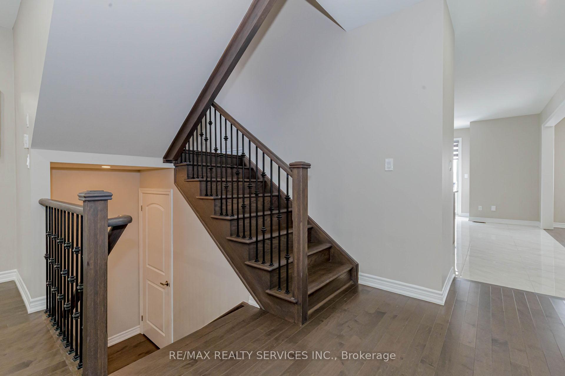 Photo 13 of 48 Puffin Crescent, Brampton, Sandringham-Wellington North — HOMEH
