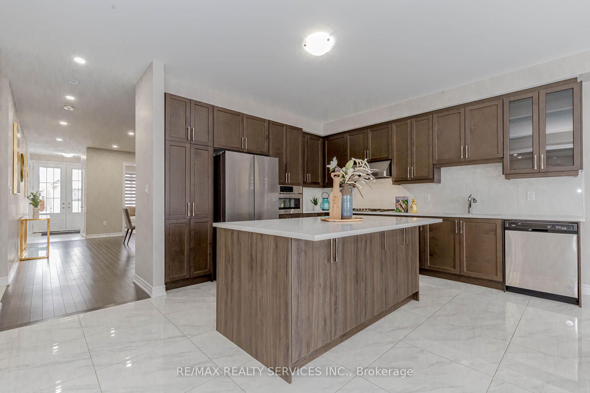 Photo 16 of 48 Puffin Crescent, Brampton, Sandringham-Wellington North — HOMEH