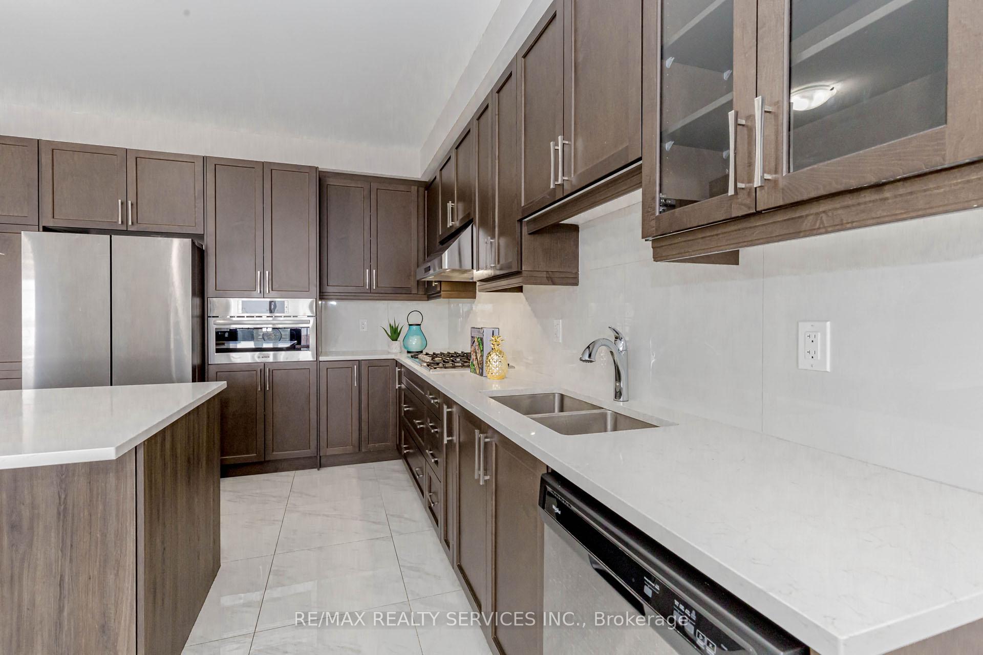 Photo 19 of 48 Puffin Crescent, Brampton, Sandringham-Wellington North — HOMEH