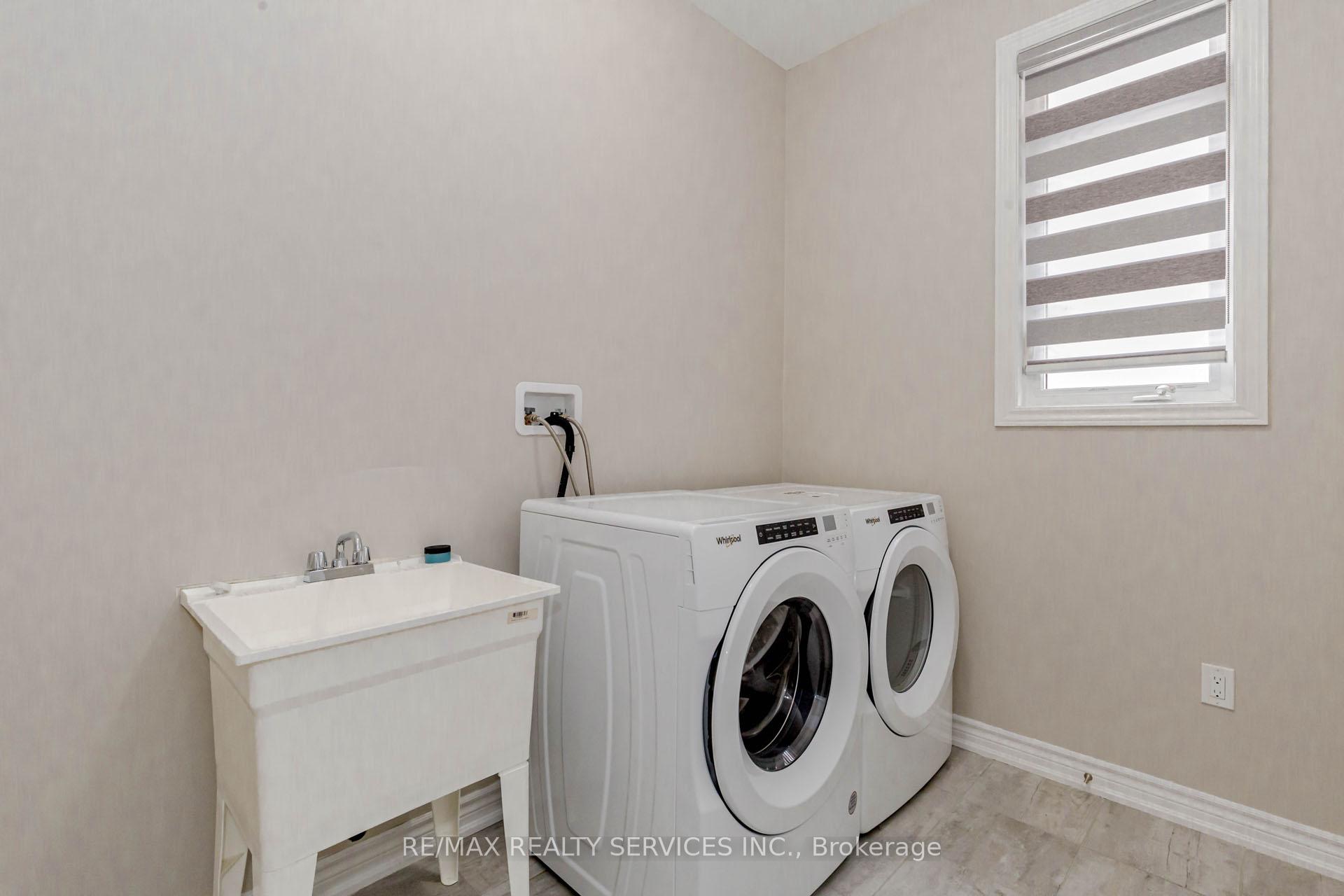 Photo 30 of 48 Puffin Crescent, Brampton, Sandringham-Wellington North — HOMEH