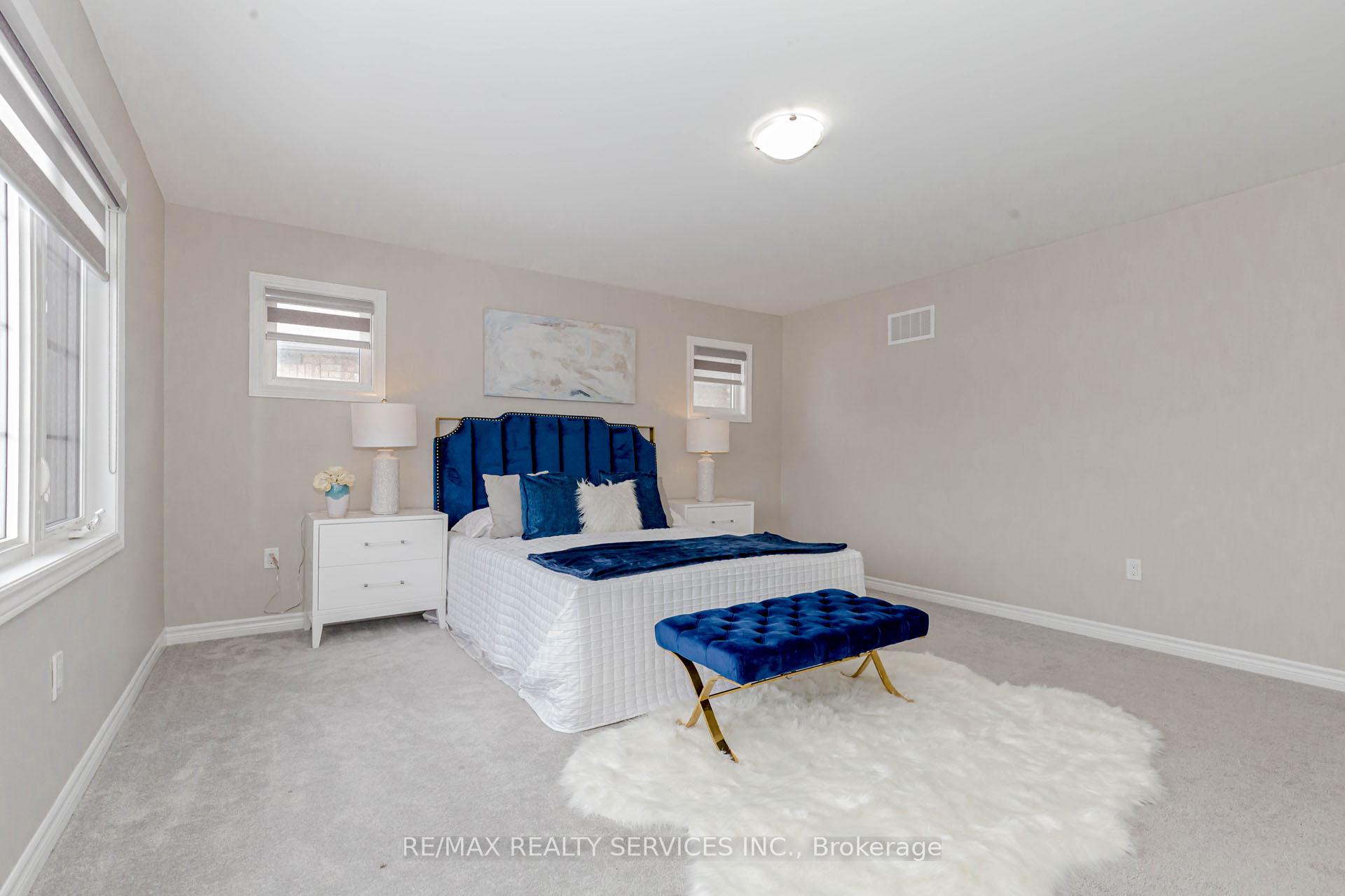 Photo 32 of 48 Puffin Crescent, Brampton, Sandringham-Wellington North — HOMEH