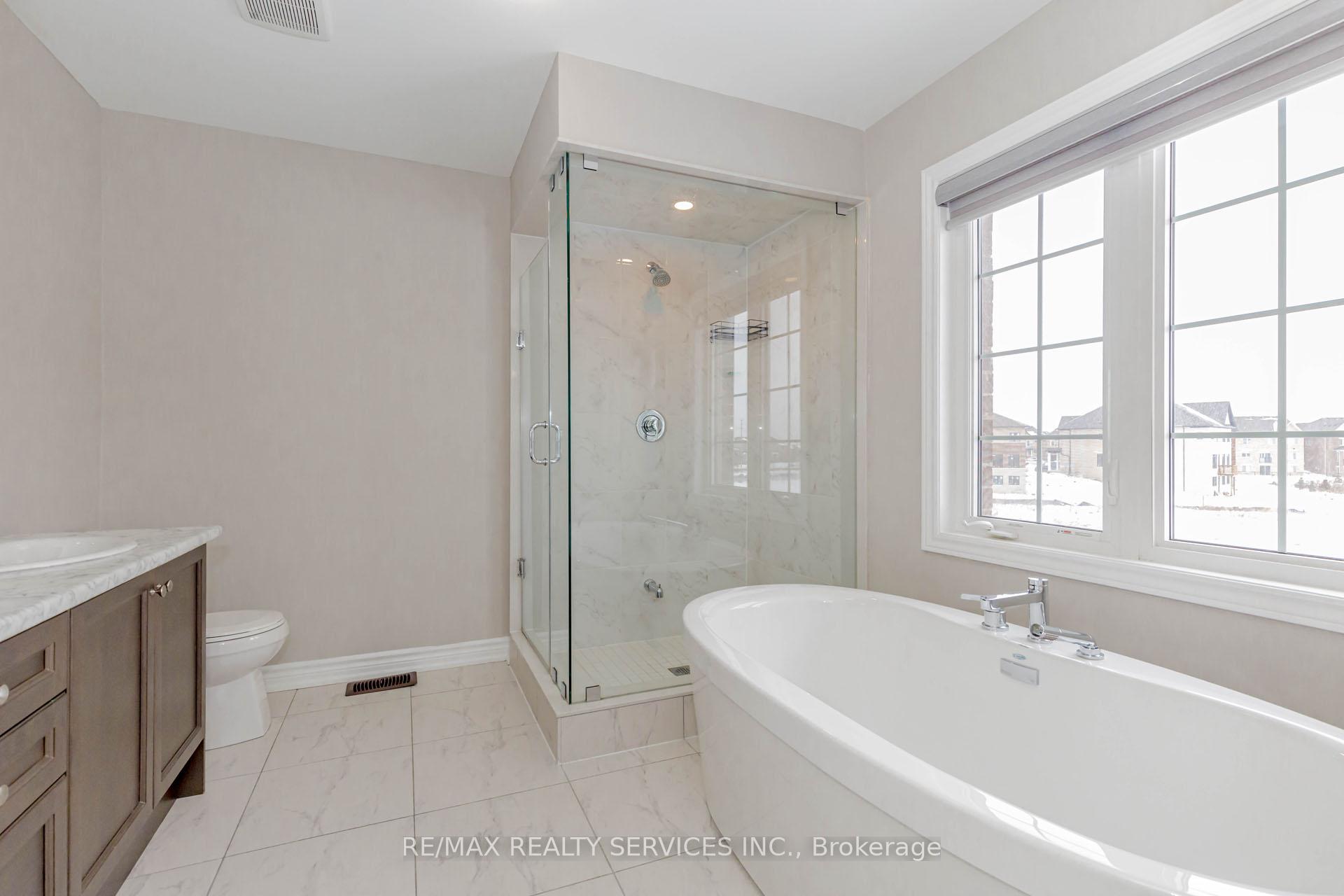 Photo 33 of 48 Puffin Crescent, Brampton, Sandringham-Wellington North — HOMEH