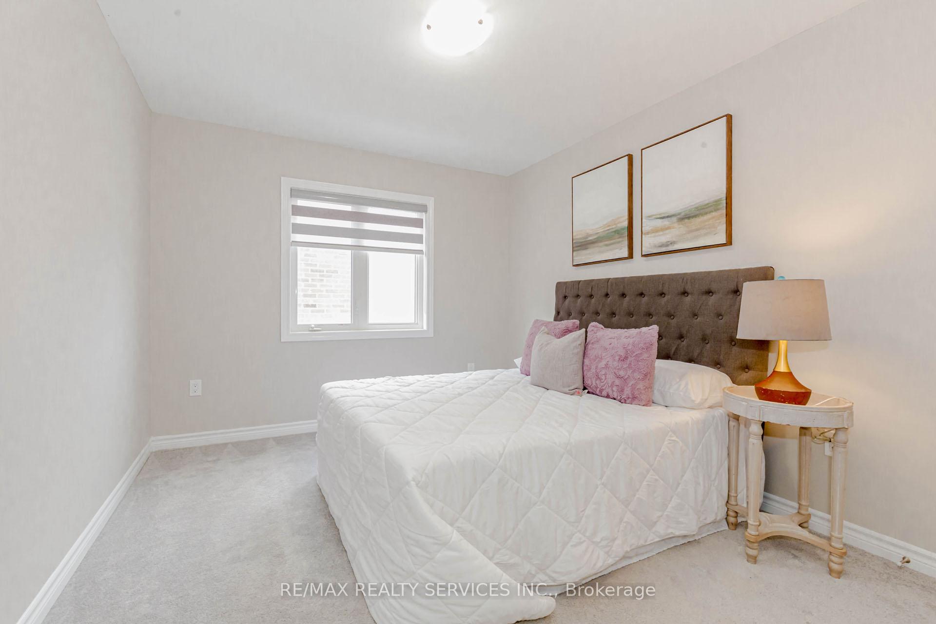 Photo 34 of 48 Puffin Crescent, Brampton, Sandringham-Wellington North — HOMEH
