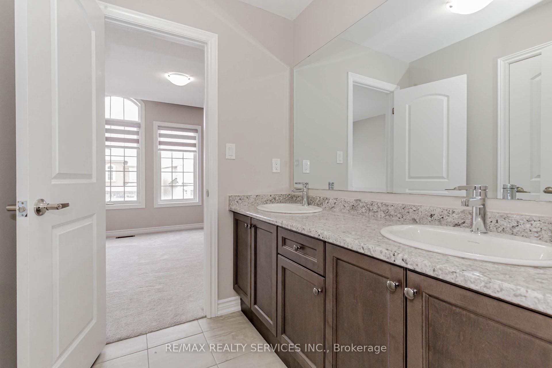 Photo 38 of 48 Puffin Crescent, Brampton, Sandringham-Wellington North — HOMEH