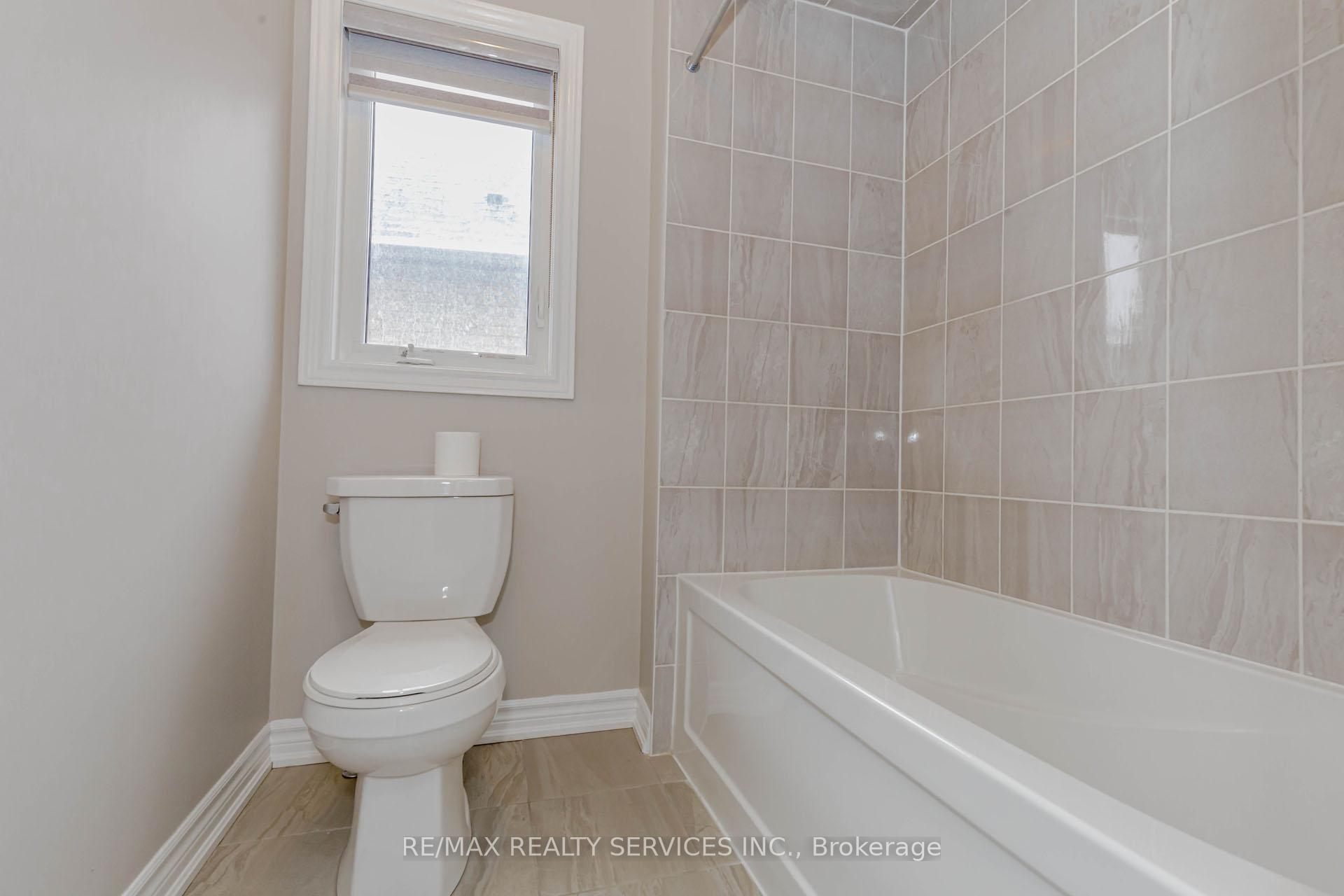 Photo 39 of 48 Puffin Crescent, Brampton, Sandringham-Wellington North — HOMEH
