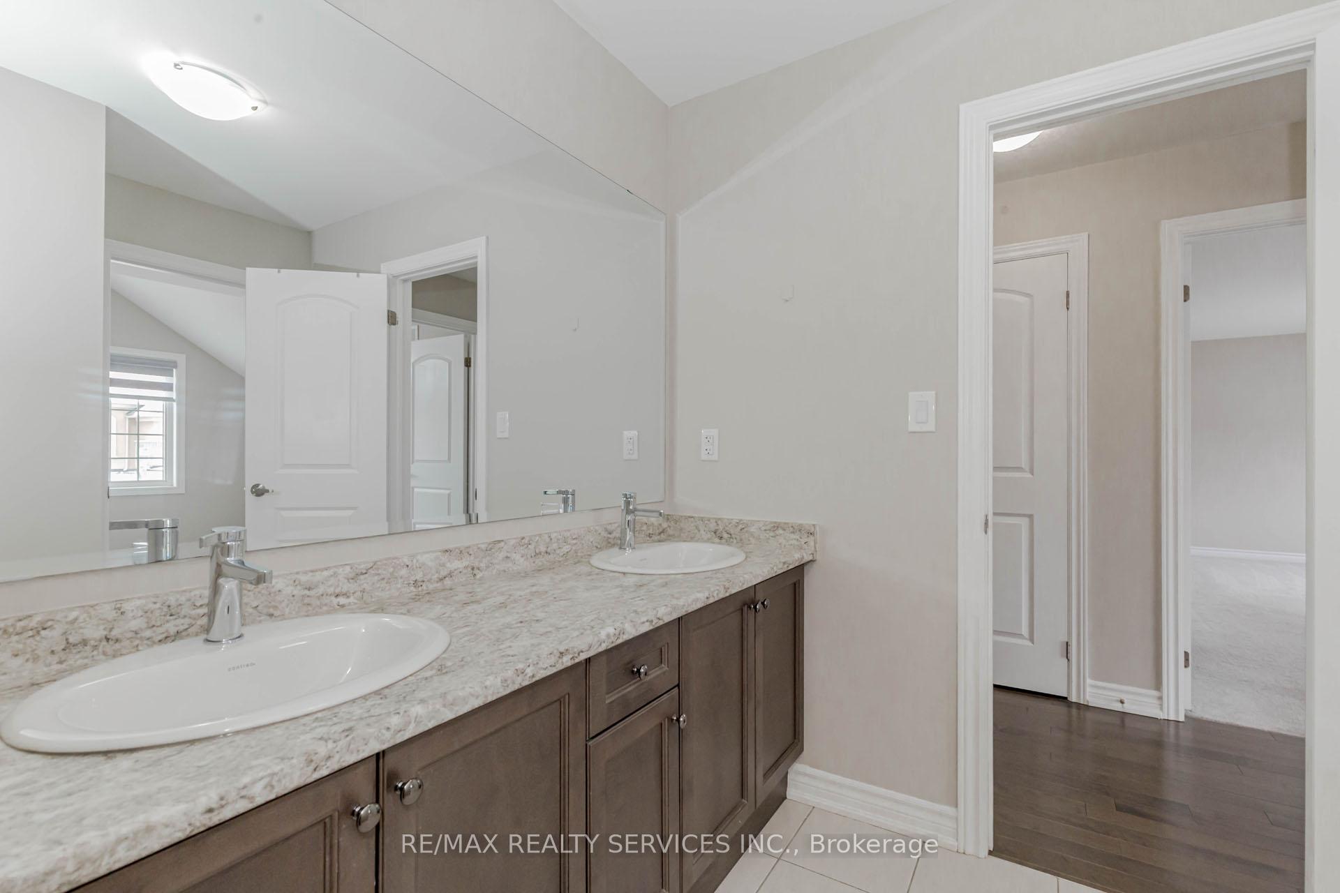 Photo 42 of 48 Puffin Crescent, Brampton, Sandringham-Wellington North — HOMEH