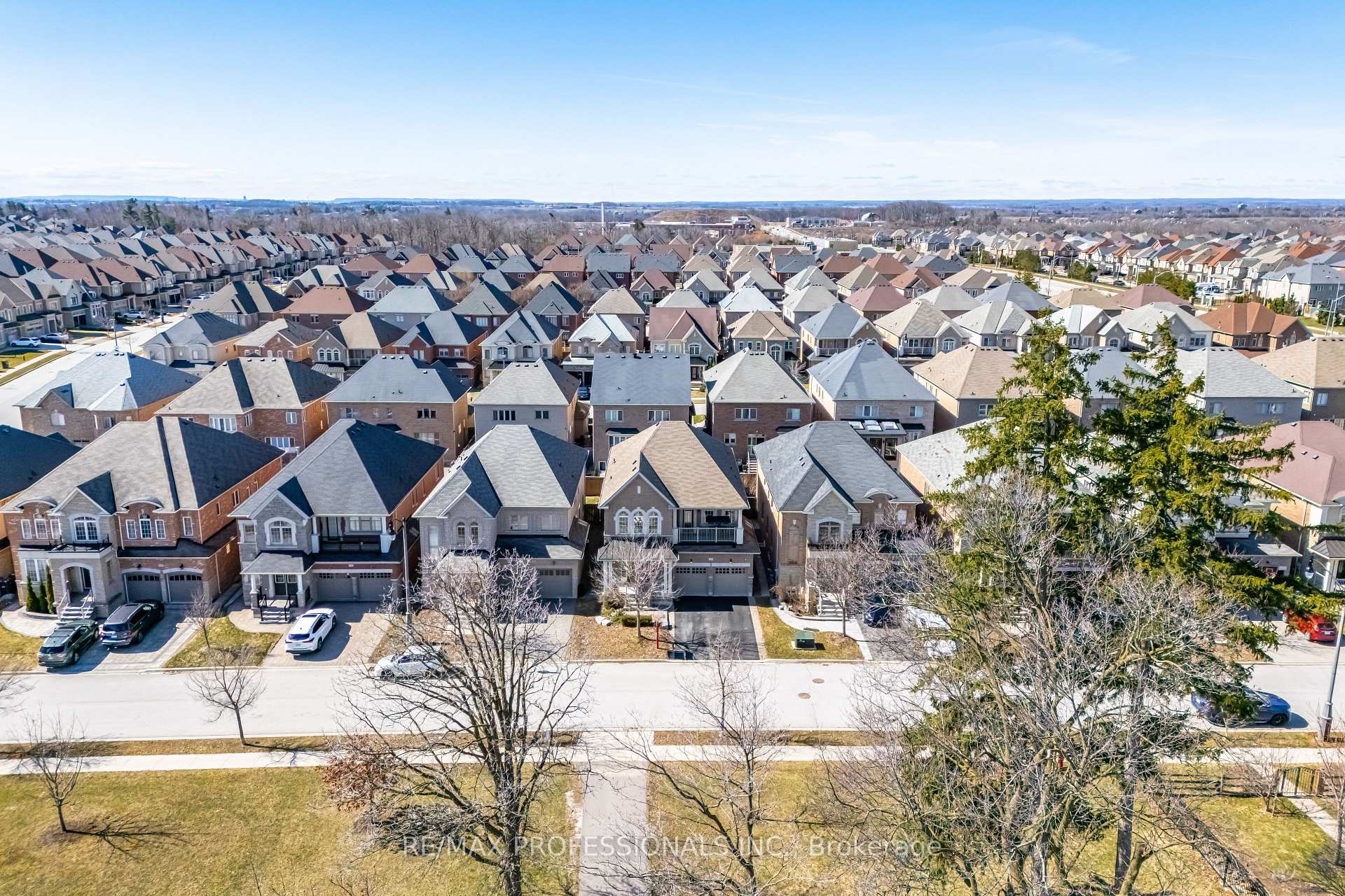 Photo 21 of 35 Lampman Crescent, Brampton, Credit Valley — HOMEH