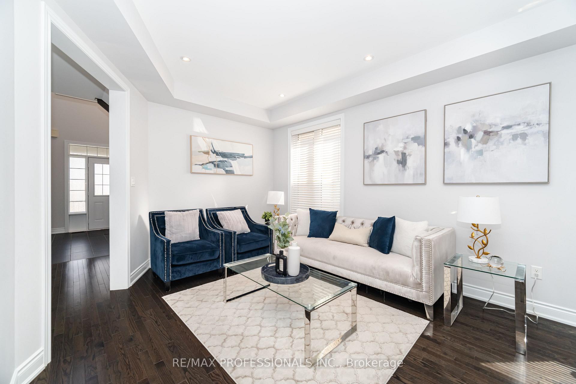 Photo 13 of 35 Lampman Crescent, Brampton, Credit Valley — HOMEH