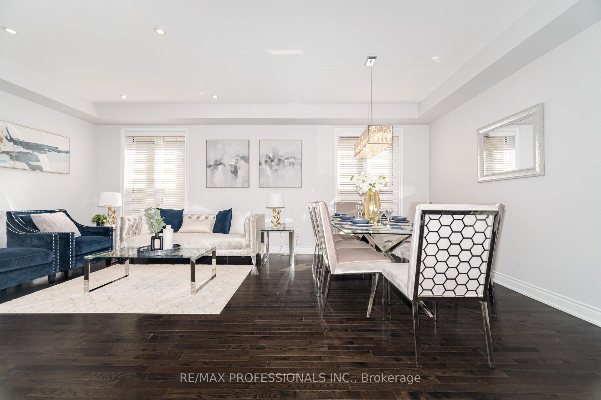 Photo 4 of 35 Lampman Crescent, Brampton, Credit Valley — HOMEH