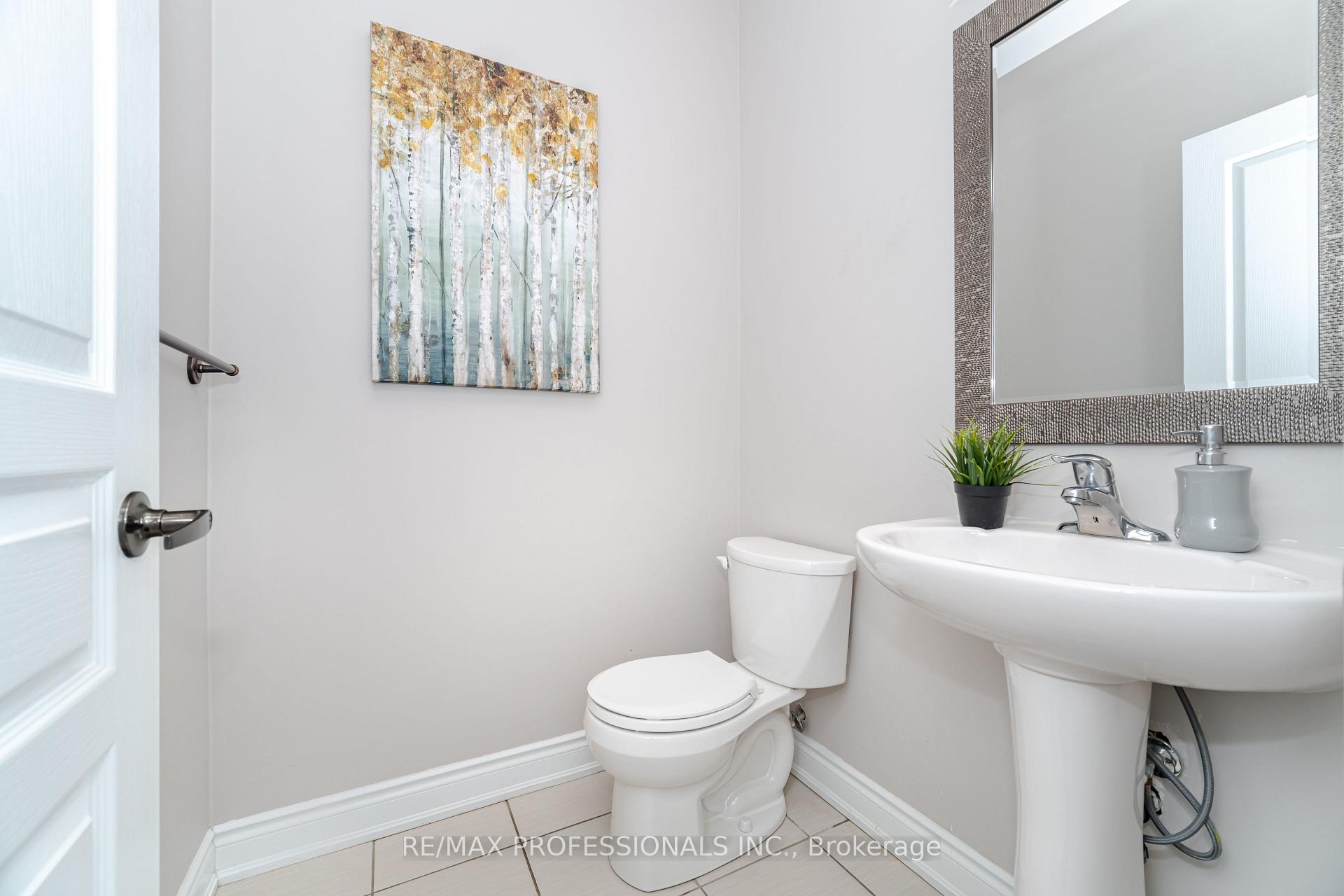 Photo 7 of 35 Lampman Crescent, Brampton, Credit Valley — HOMEH