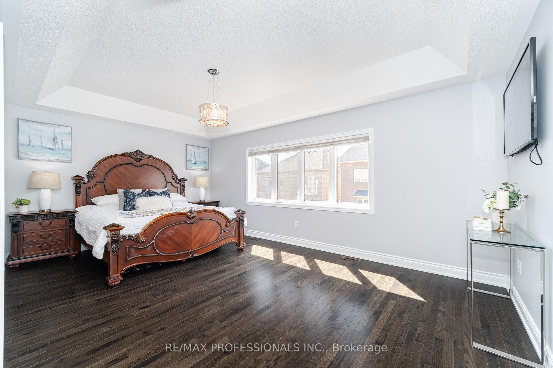 Photo 32 of 35 Lampman Crescent, Brampton, Credit Valley — HOMEH