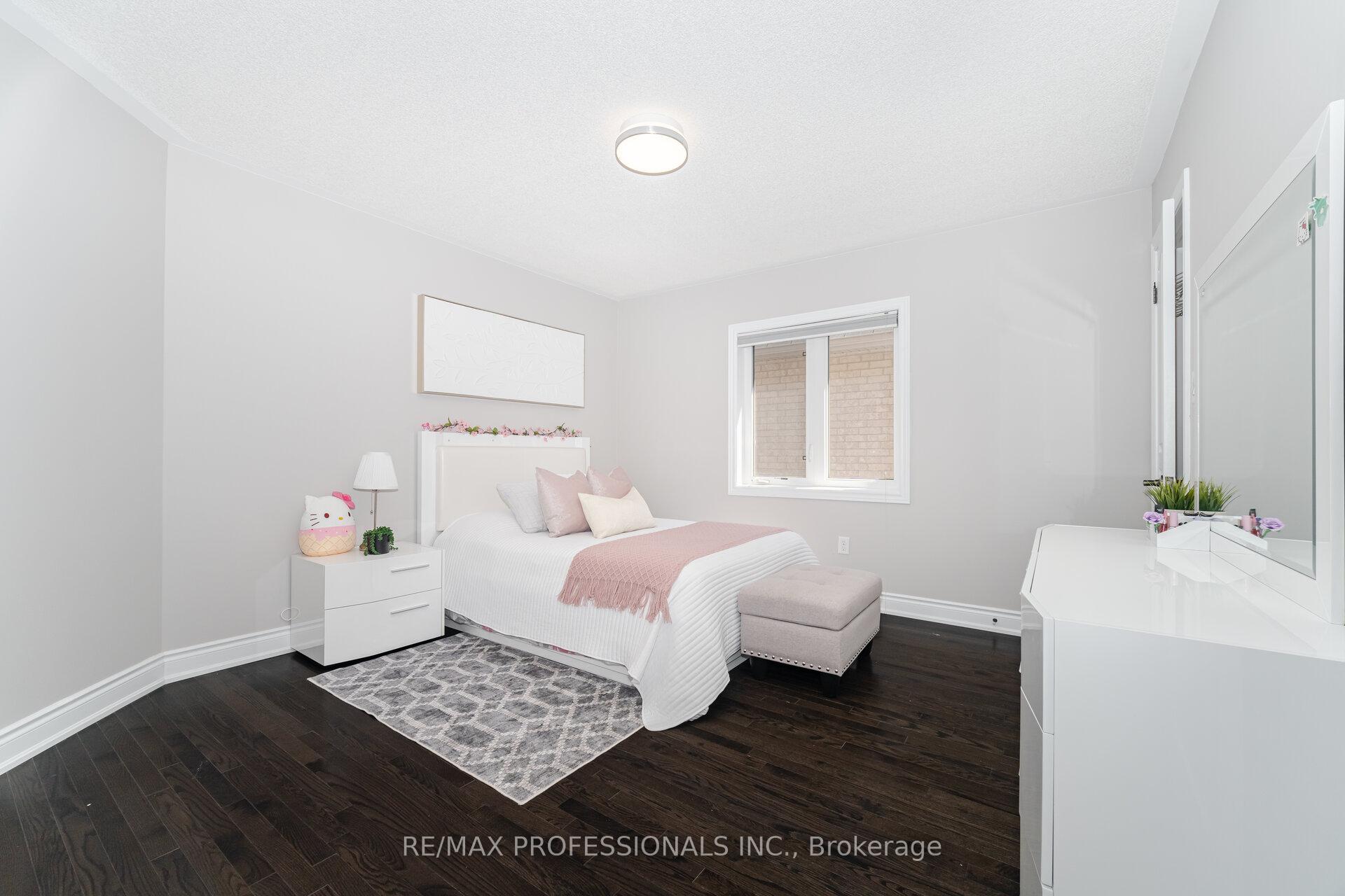 Photo 28 of 35 Lampman Crescent, Brampton, Credit Valley — HOMEH