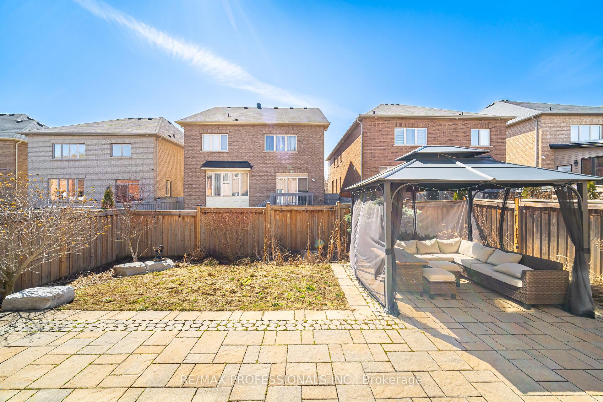 Photo 27 of 35 Lampman Crescent, Brampton, Credit Valley — HOMEH