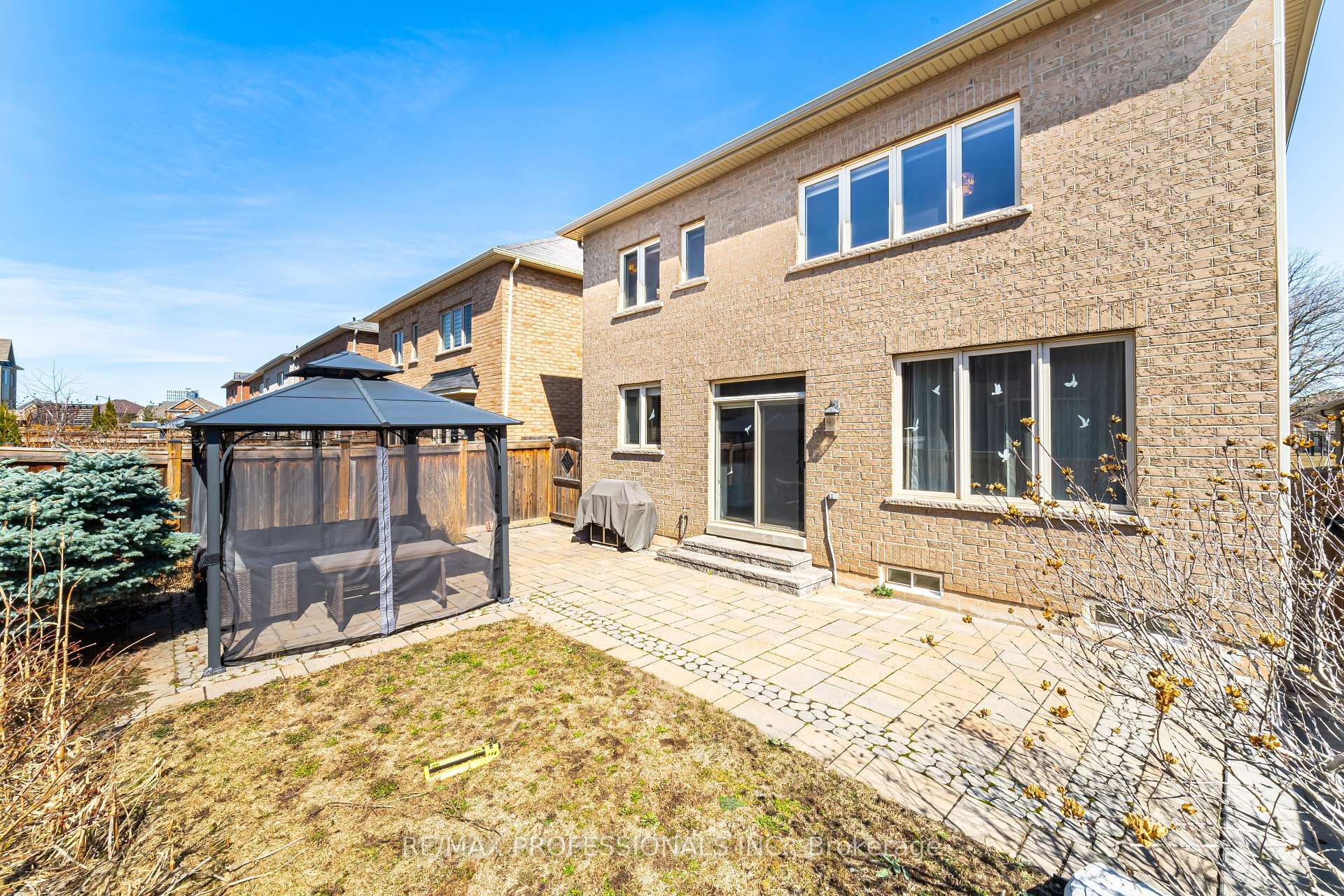 Photo 19 of 35 Lampman Crescent, Brampton, Credit Valley — HOMEH