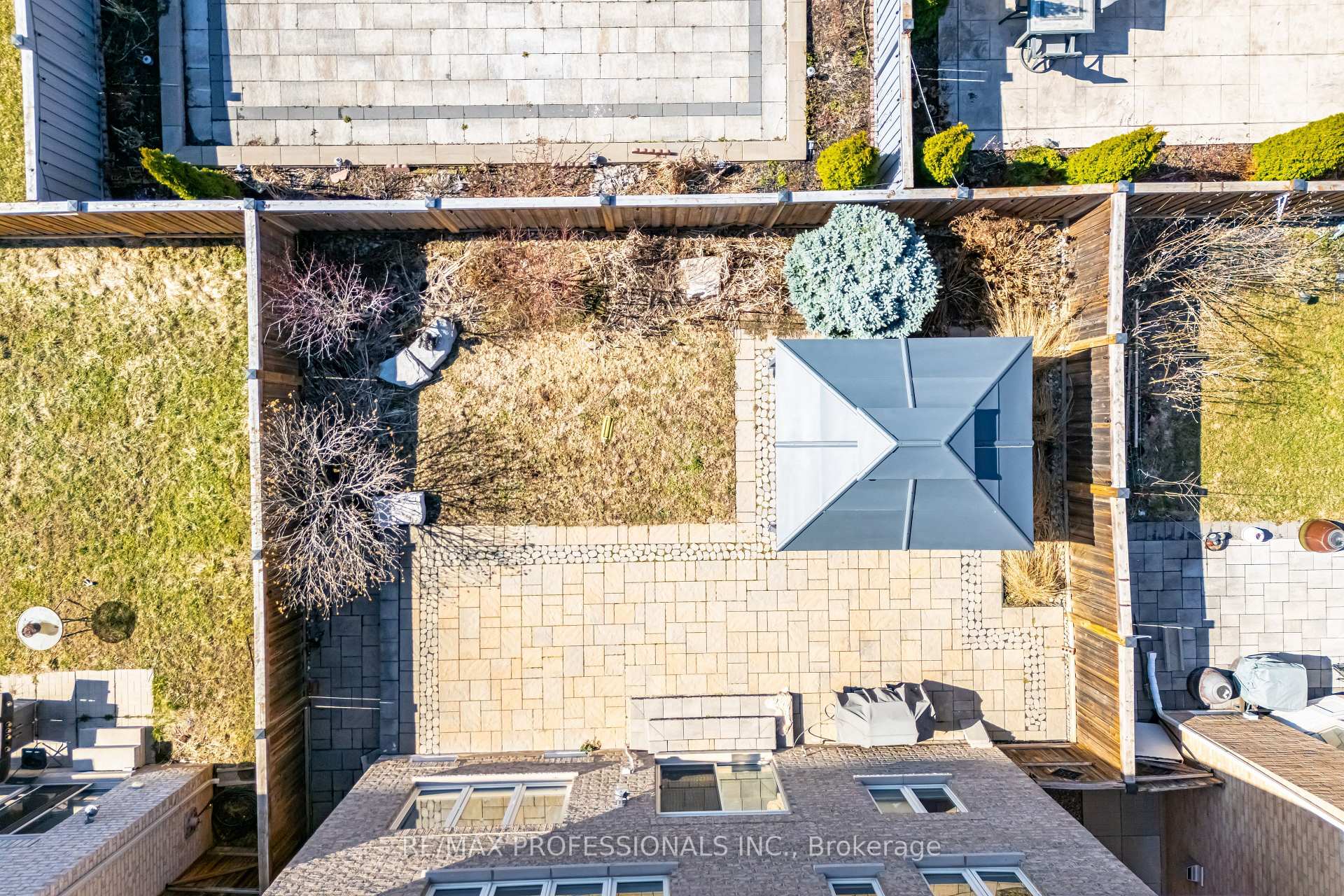Photo 38 of 35 Lampman Crescent, Brampton, Credit Valley — HOMEH
