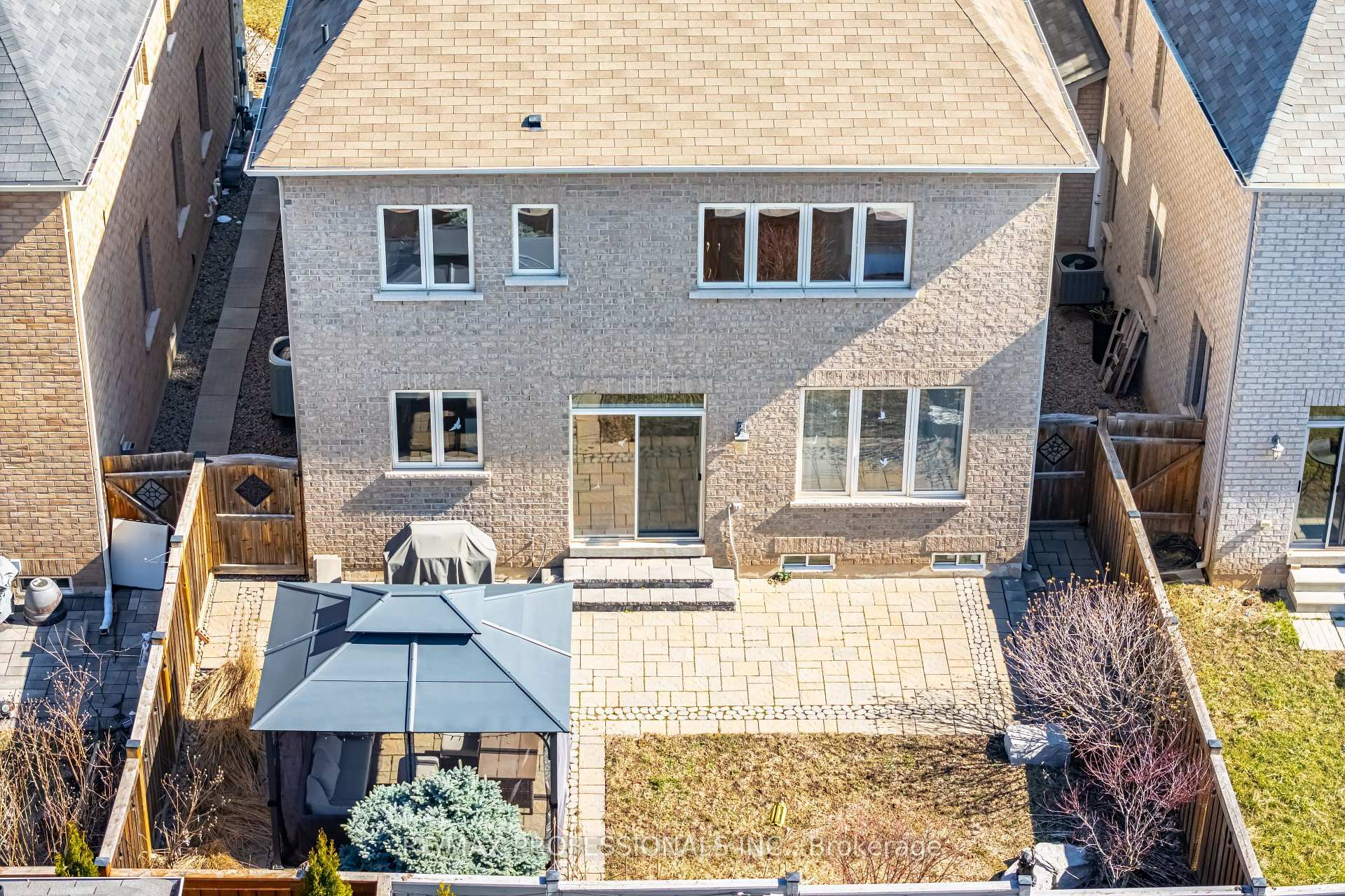 Photo 39 of 35 Lampman Crescent, Brampton, Credit Valley — HOMEH