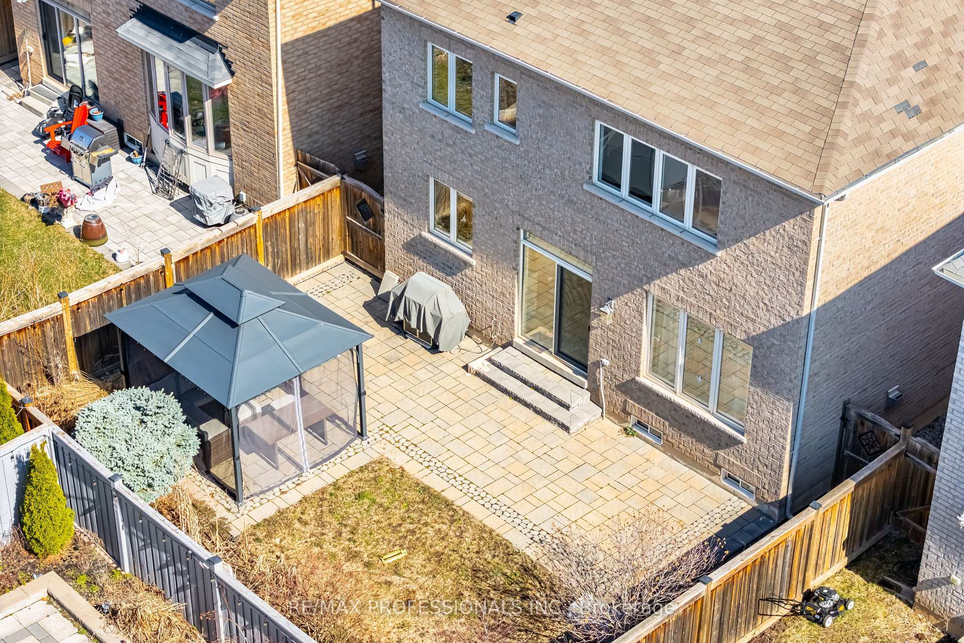 Photo 44 of 35 Lampman Crescent, Brampton, Credit Valley — HOMEH