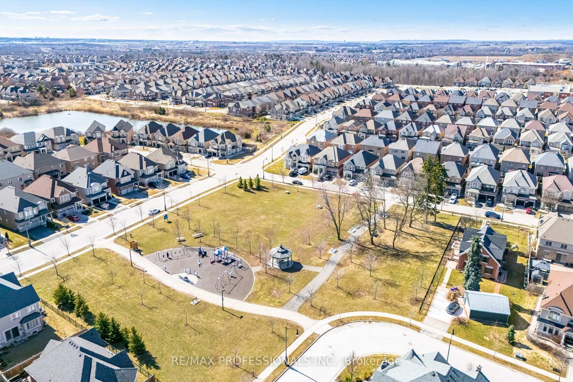 Photo 35 of 35 Lampman Crescent, Brampton, Credit Valley — HOMEH