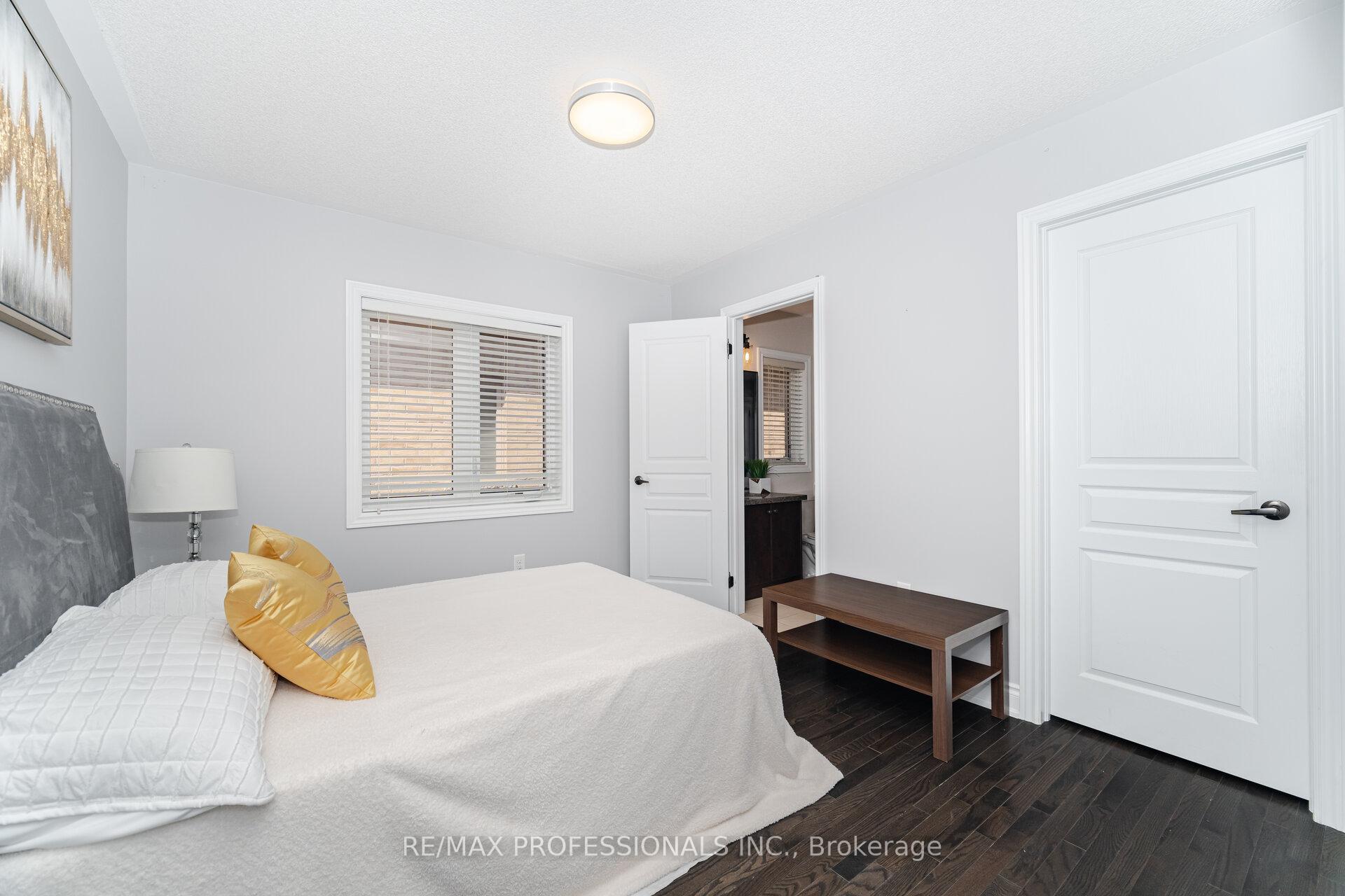 Photo 49 of 35 Lampman Crescent, Brampton, Credit Valley — HOMEH