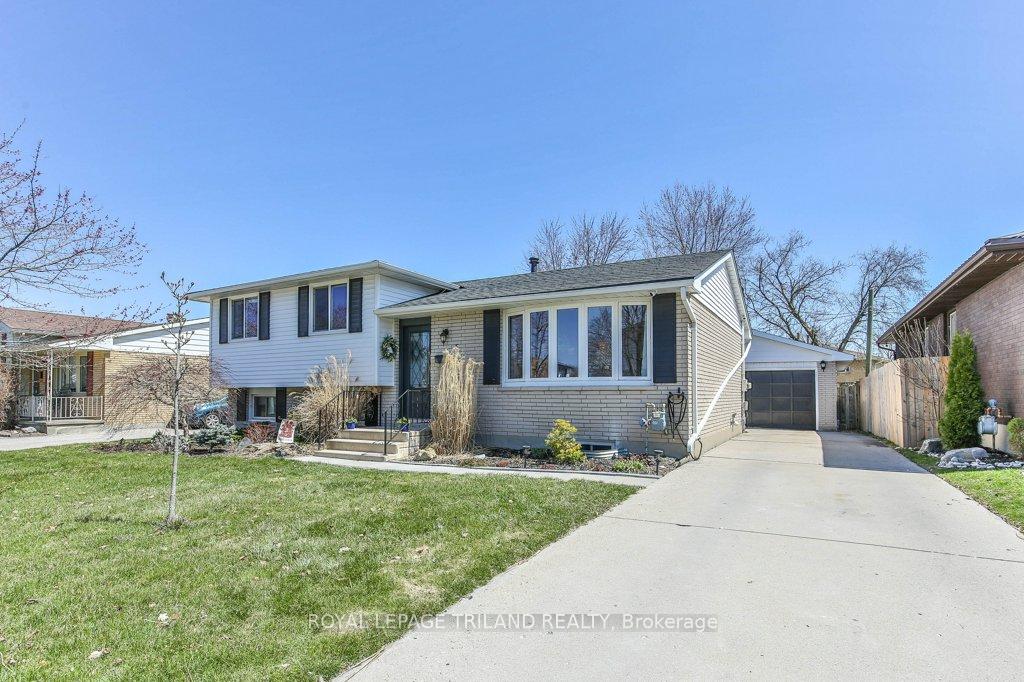 Photo 3 of 5 Aldborough Avenue, St. Thomas — HOMEH