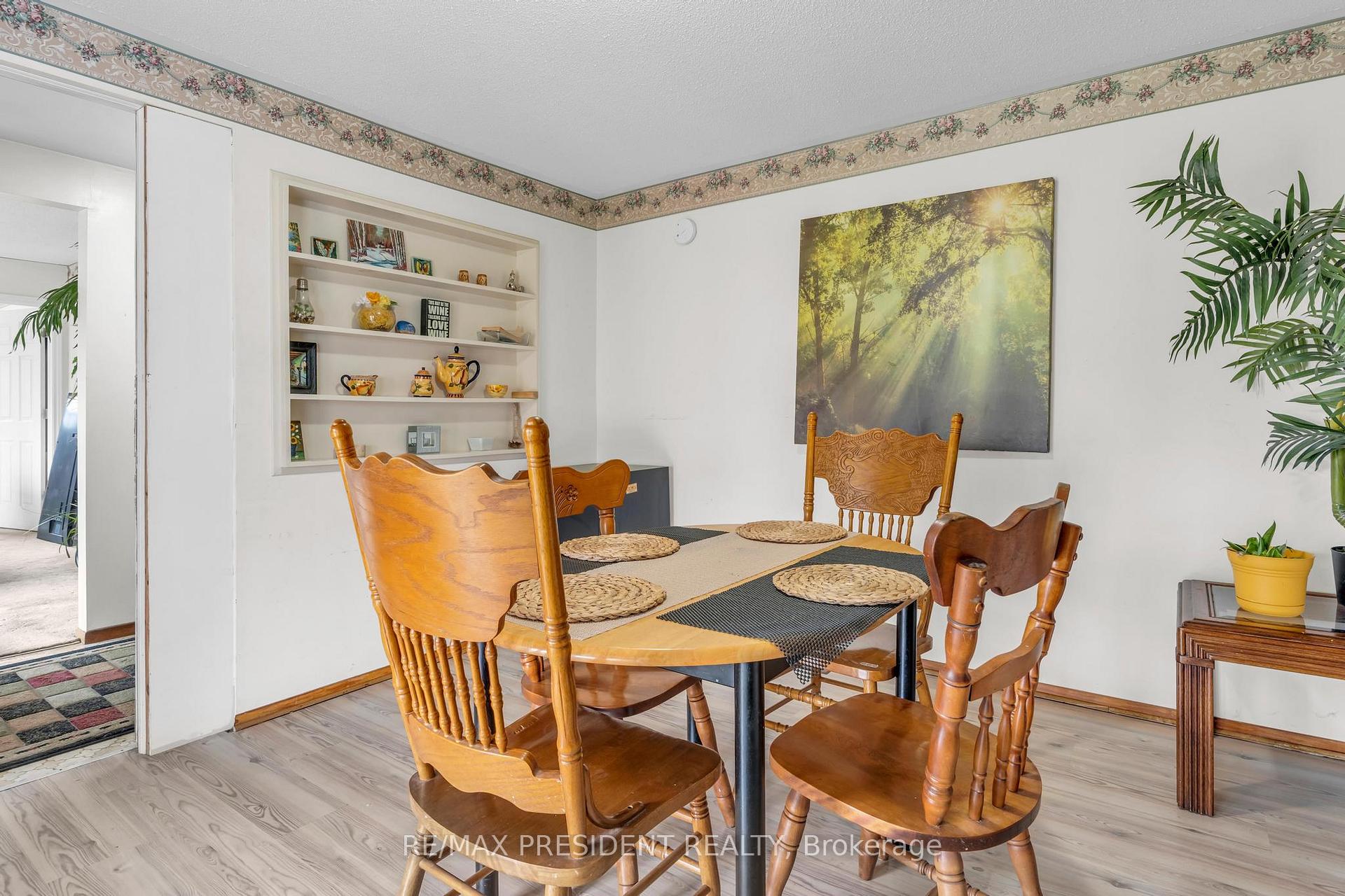 Photo 16 of 61 Royce Avenue, Brampton, Downtown Brampton — HOMEH