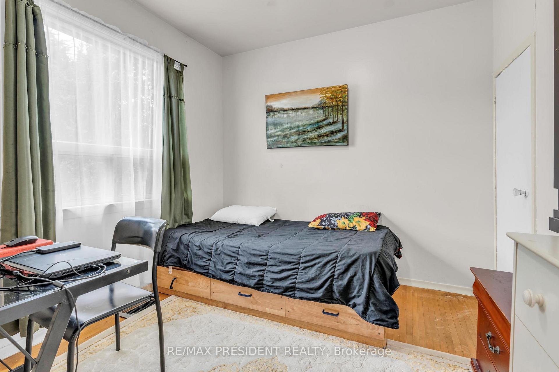 Photo 17 of 61 Royce Avenue, Brampton, Downtown Brampton — HOMEH
