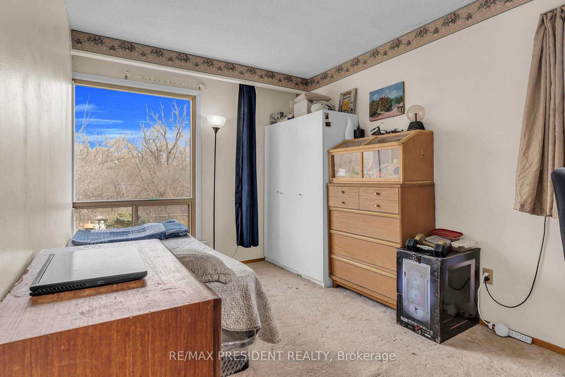 Photo 20 of 61 Royce Avenue, Brampton, Downtown Brampton — HOMEH