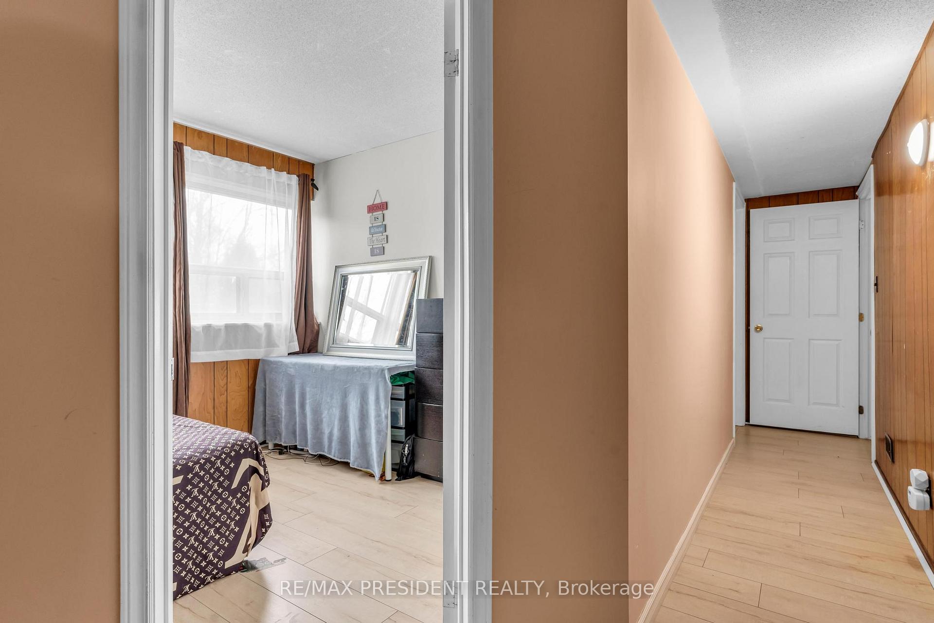 Photo 64 of 61 Royce Avenue, Brampton, Downtown Brampton — HOMEH