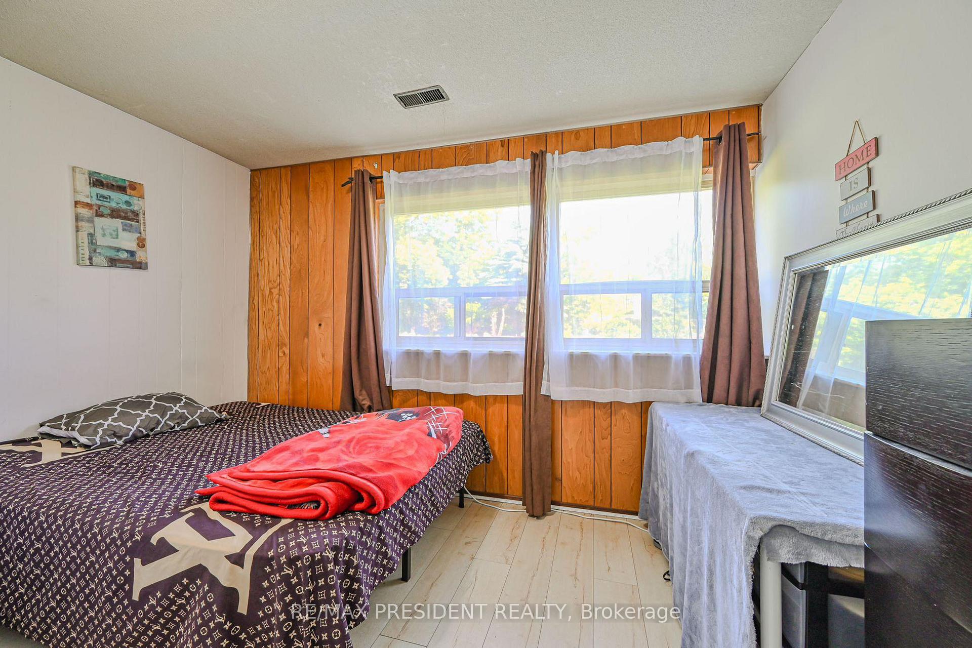 Photo 65 of 61 Royce Avenue, Brampton, Downtown Brampton — HOMEH