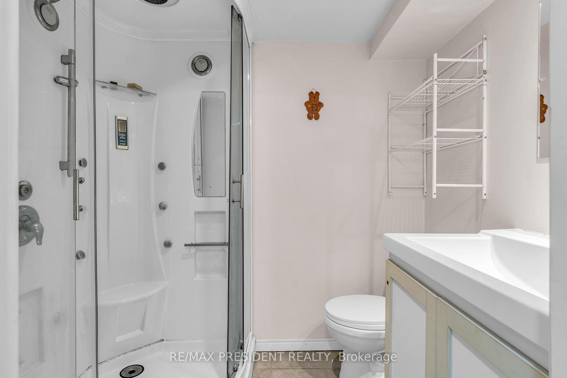 Photo 72 of 61 Royce Avenue, Brampton, Downtown Brampton — HOMEH