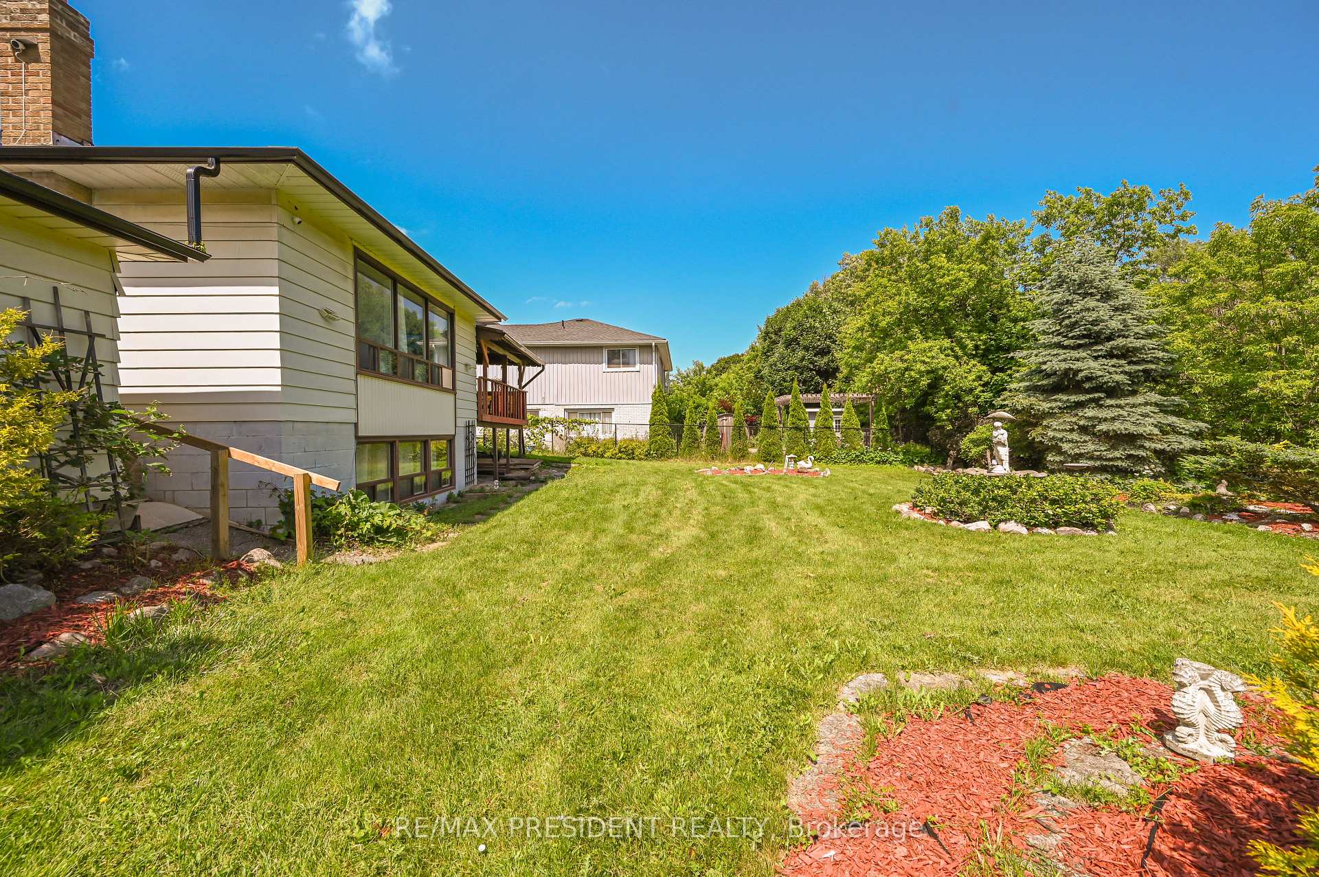 Photo 77 of 61 Royce Avenue, Brampton, Downtown Brampton — HOMEH