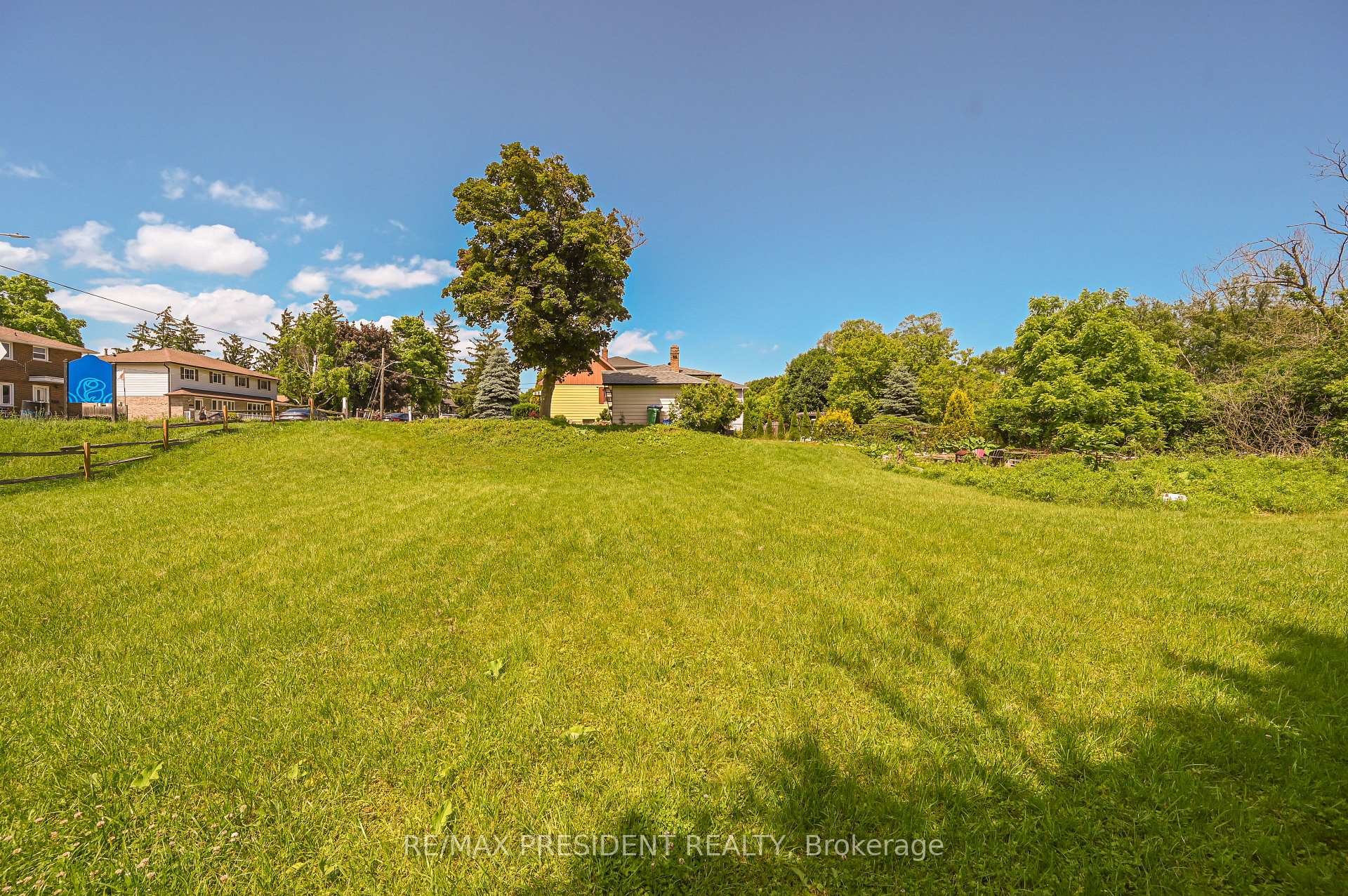 Photo 85 of 61 Royce Avenue, Brampton, Downtown Brampton — HOMEH