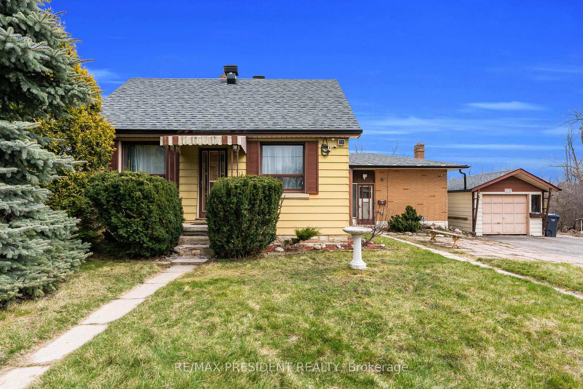 Photo 22 of 61 Royce Avenue, Brampton, Downtown Brampton — HOMEH